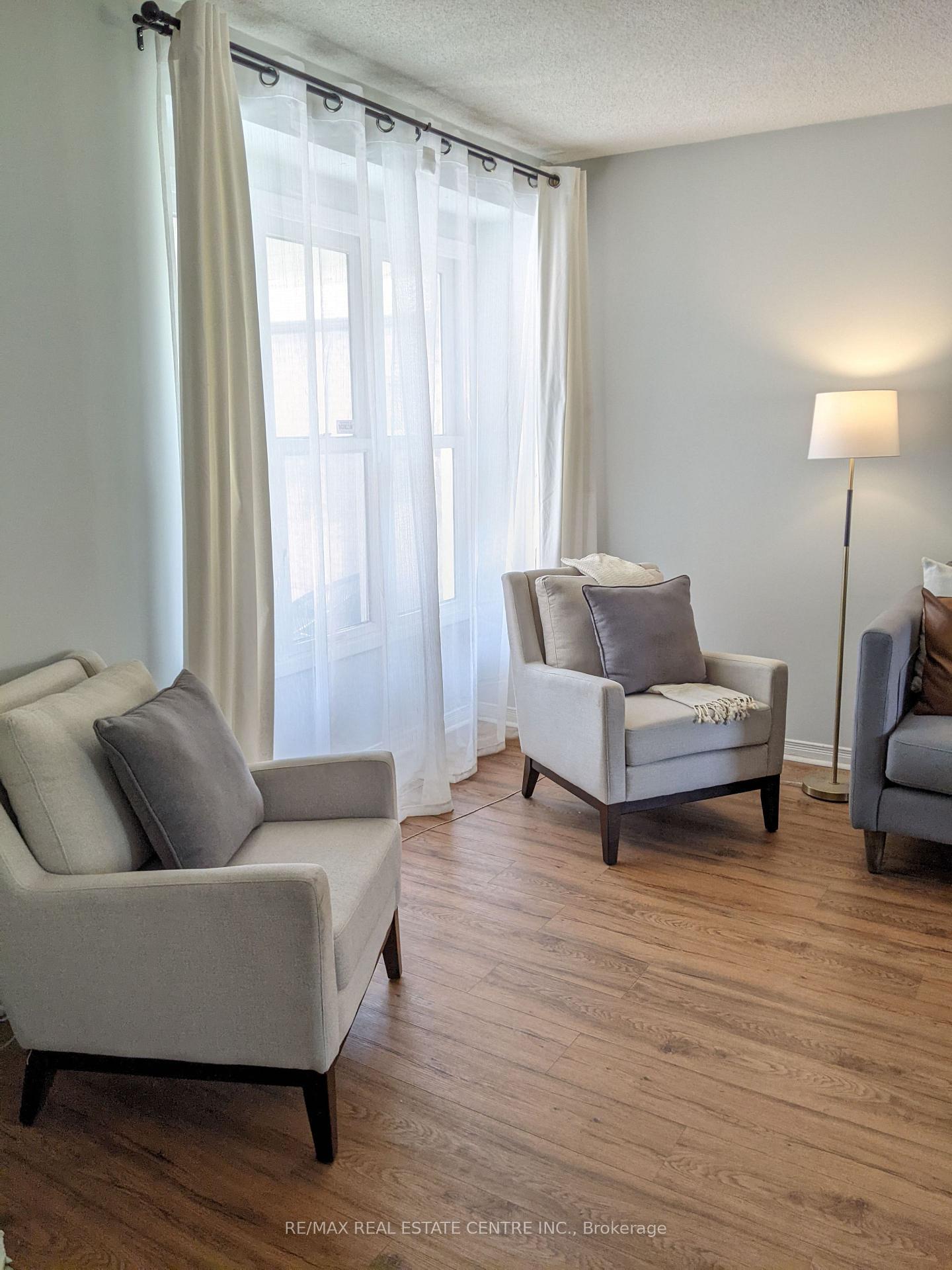 Photo 2 of 52 Merganser Crescent, Brampton, Fletcher's Creek South — HOMEH