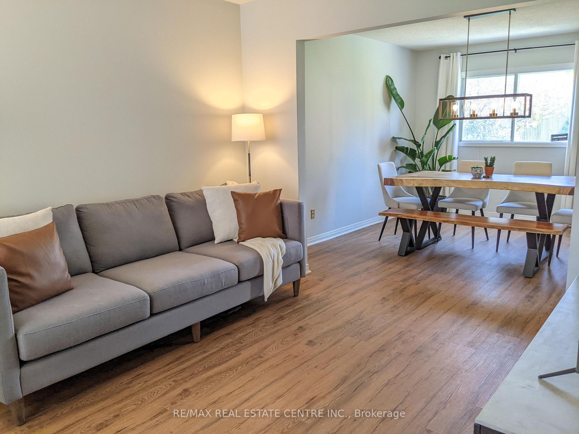 Photo 4 of 52 Merganser Crescent, Brampton, Fletcher's Creek South — HOMEH