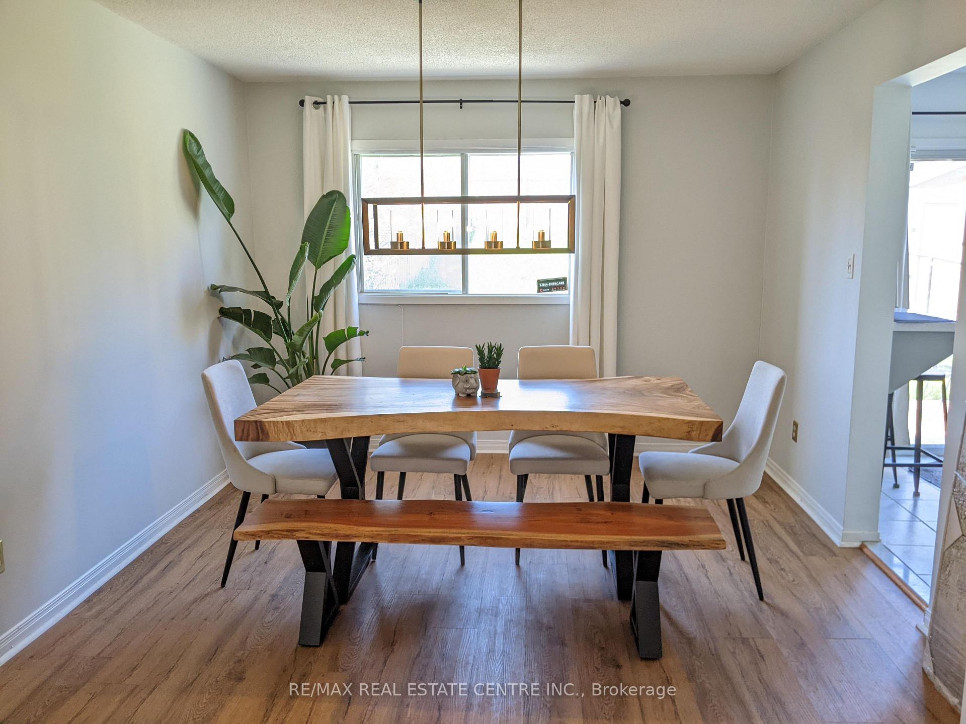 Photo 6 of 52 Merganser Crescent, Brampton, Fletcher's Creek South — HOMEH