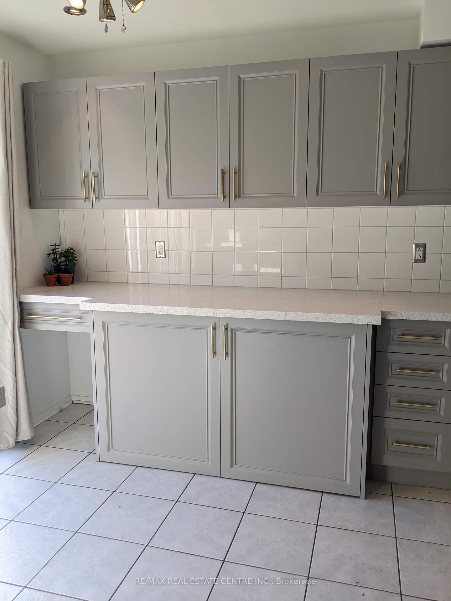 Photo 7 of 52 Merganser Crescent, Brampton, Fletcher's Creek South — HOMEH