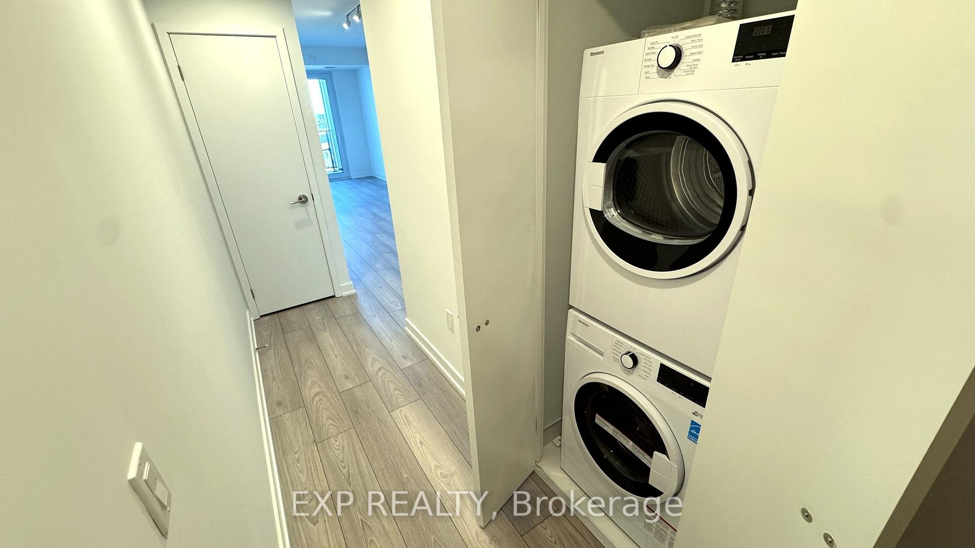 Photo 9 of Unit 403, 1 Fairview Road E, Mississauga, Mississauga Valleys — HOMEH