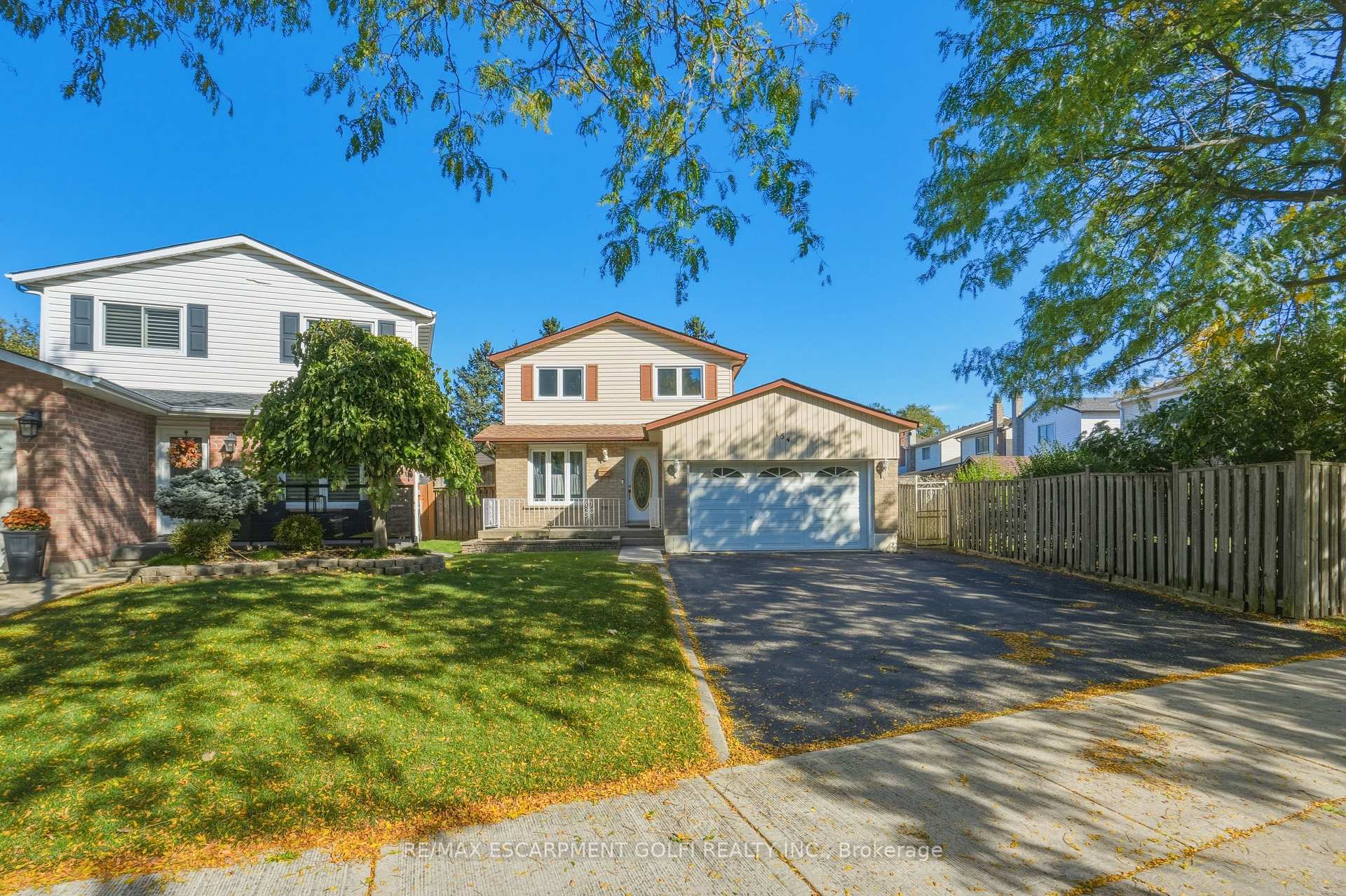 Photo 1 of 154 Memorial Avenue, Hamilton, Stoney Creek — HOMEH
