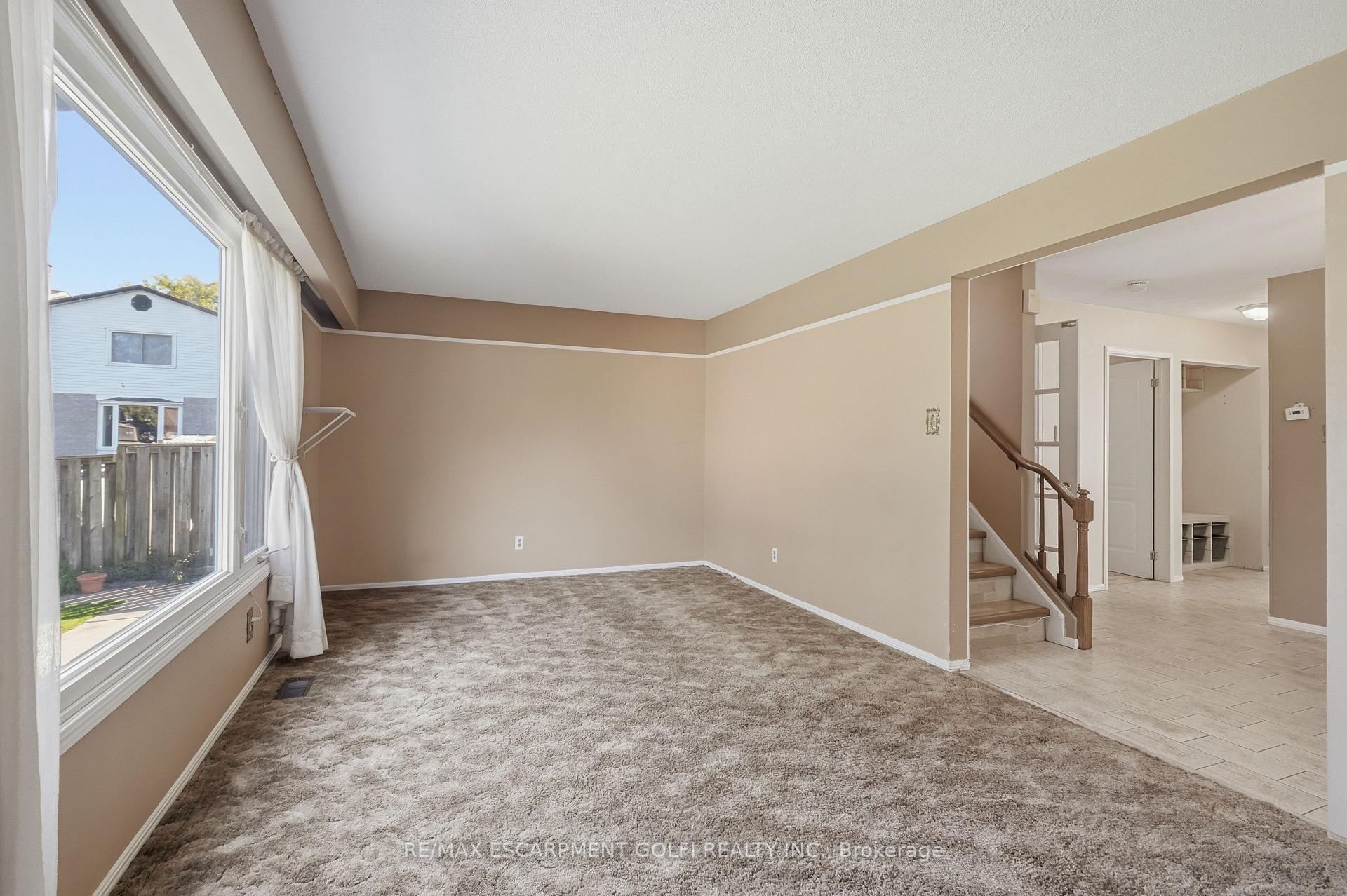 Photo 5 of 154 Memorial Avenue, Hamilton, Stoney Creek — HOMEH