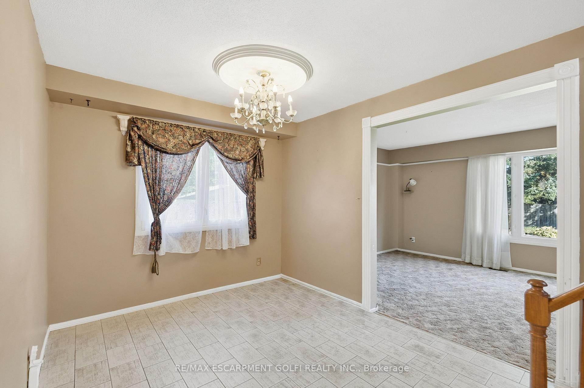 Photo 7 of 154 Memorial Avenue, Hamilton, Stoney Creek — HOMEH