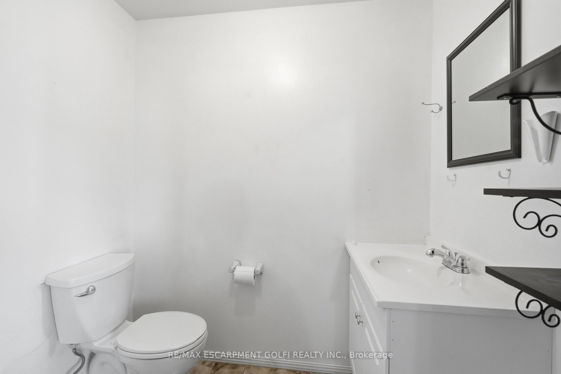 Photo 18 of 154 Memorial Avenue, Hamilton, Stoney Creek — HOMEH