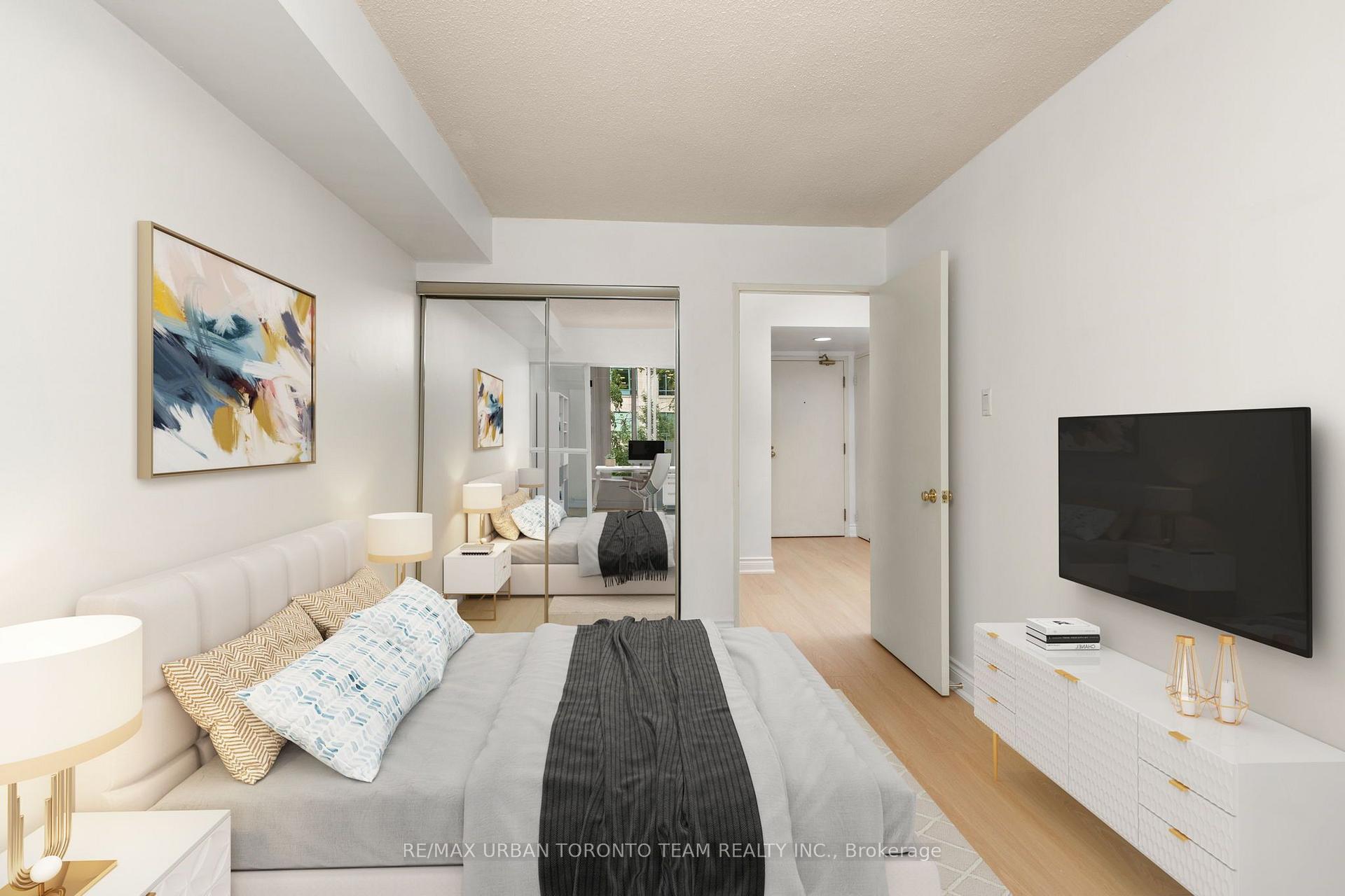 Photo 5 of Unit 418, 92 King Street E, Toronto, Church-Yonge Corridor — HOMEH