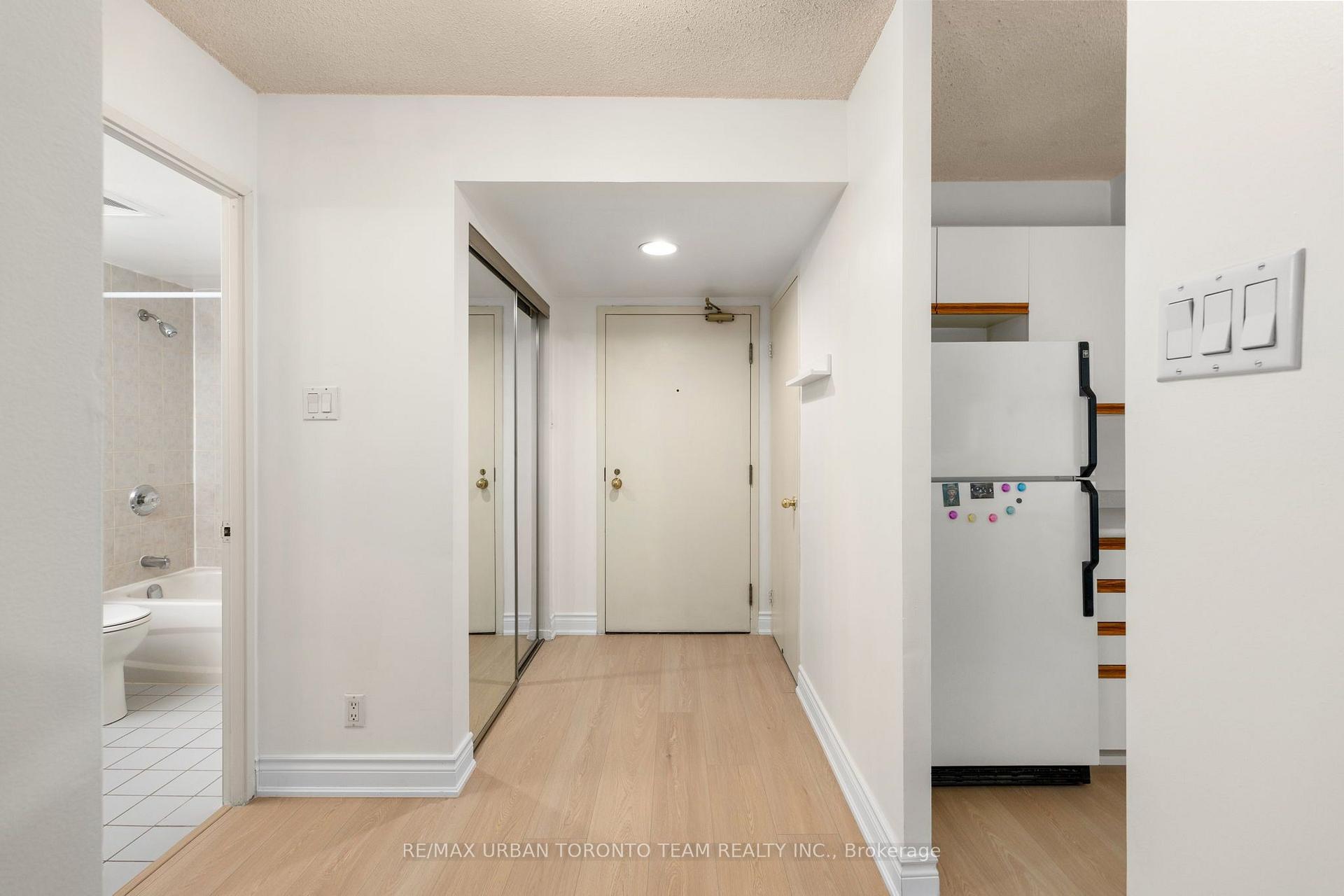 Photo 8 of Unit 418, 92 King Street E, Toronto, Church-Yonge Corridor — HOMEH