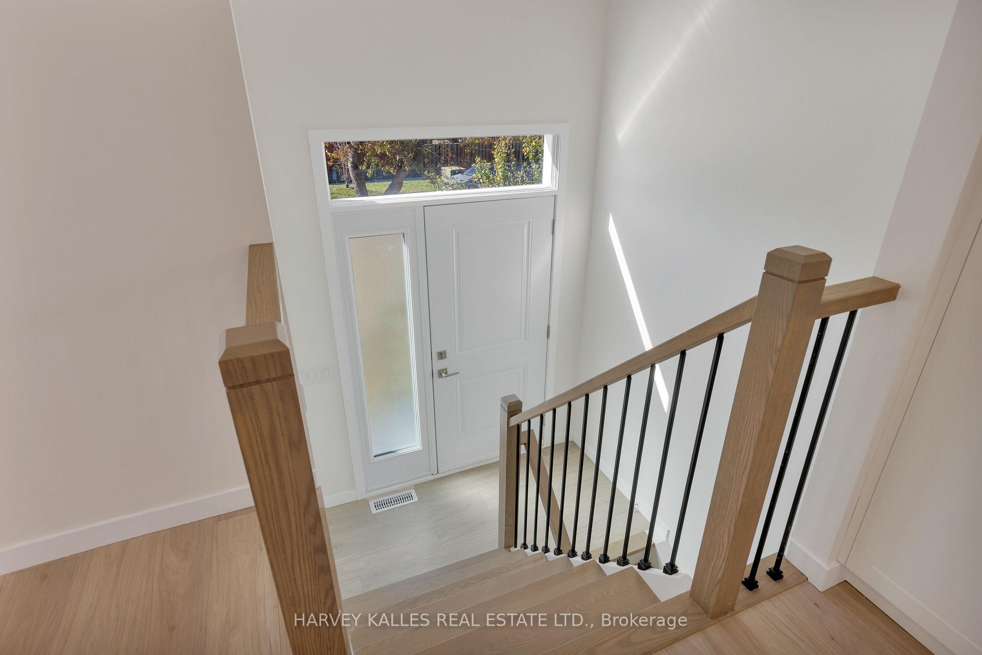 Photo 5 of 23 Cog Hill Drive, Vaughan, Glen Shields — HOMEH