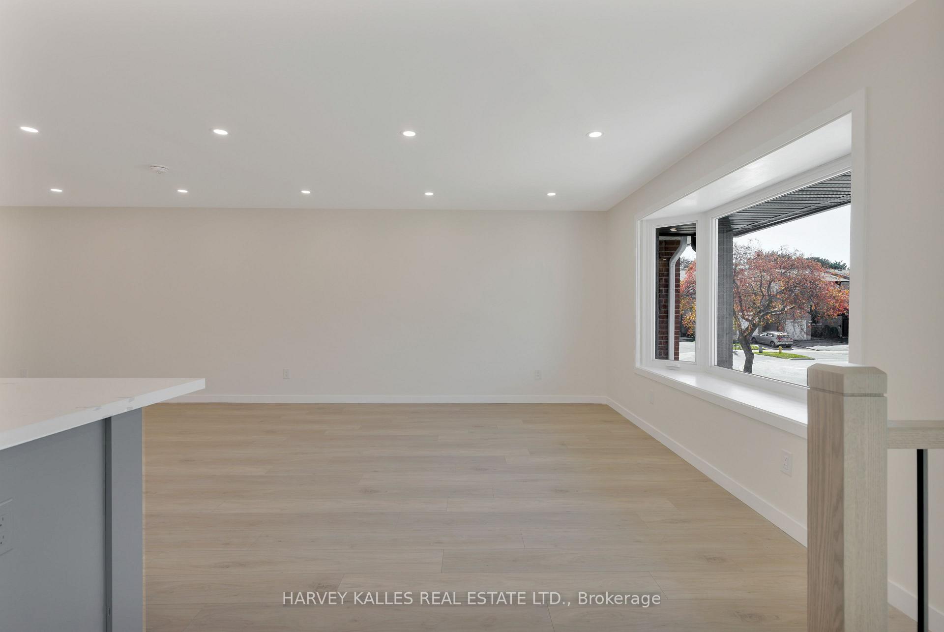 Photo 8 of 23 Cog Hill Drive, Vaughan, Glen Shields — HOMEH