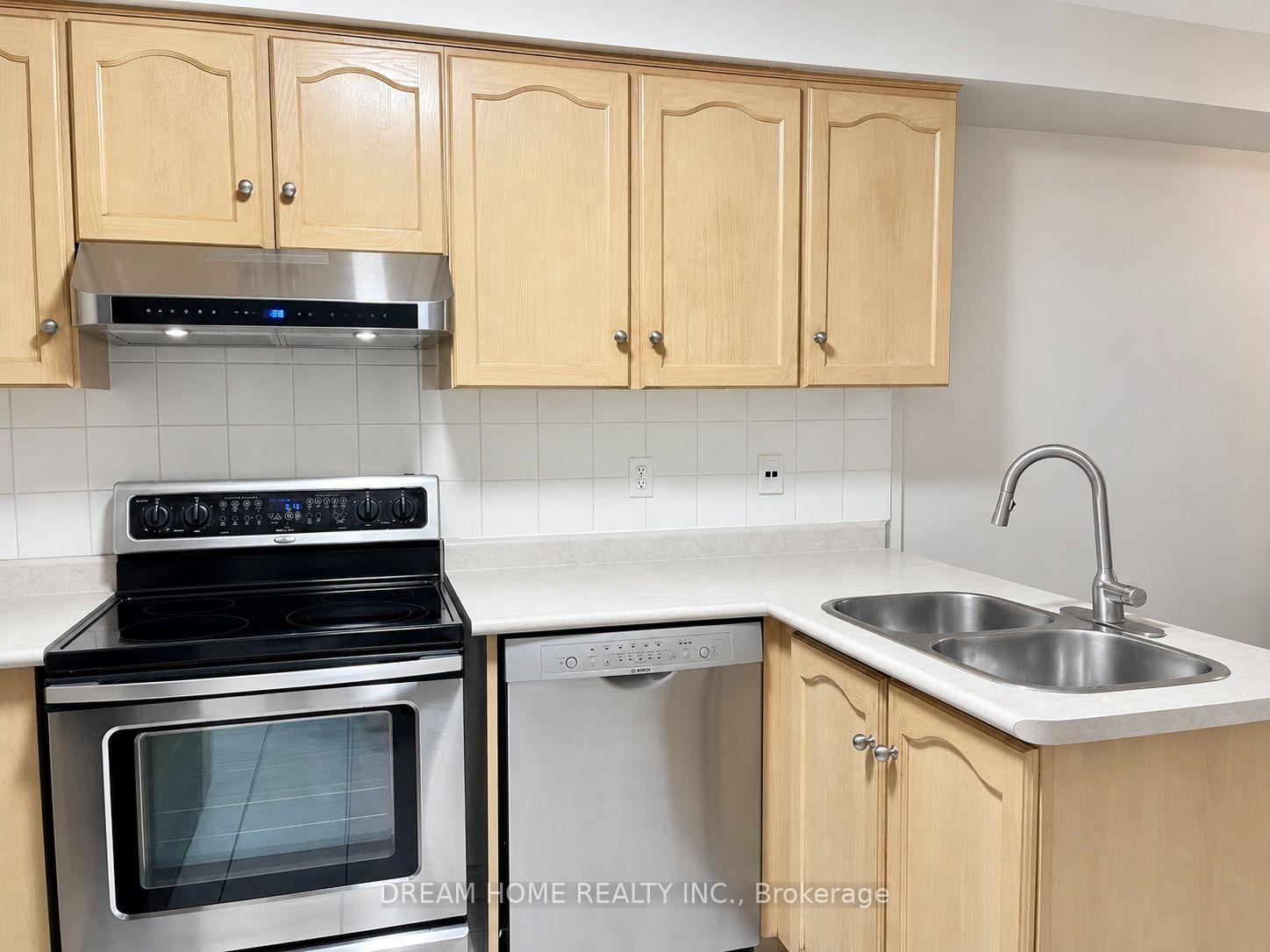 Photo 7 of 137 Kimono Crescent, Richmond Hill, Rouge Woods — HOMEH