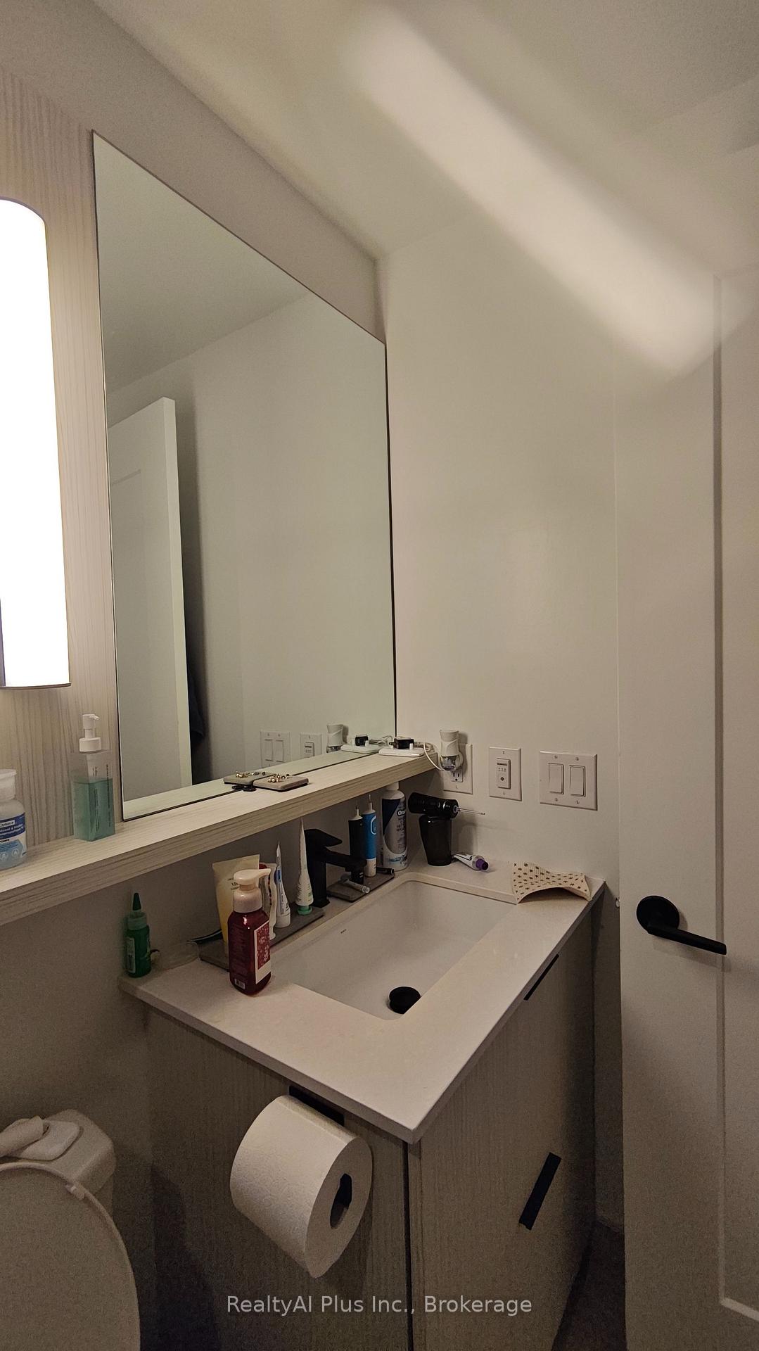 Photo 17 of Unit 1803, 5 Defries Street, Toronto, Regent Park — HOMEH