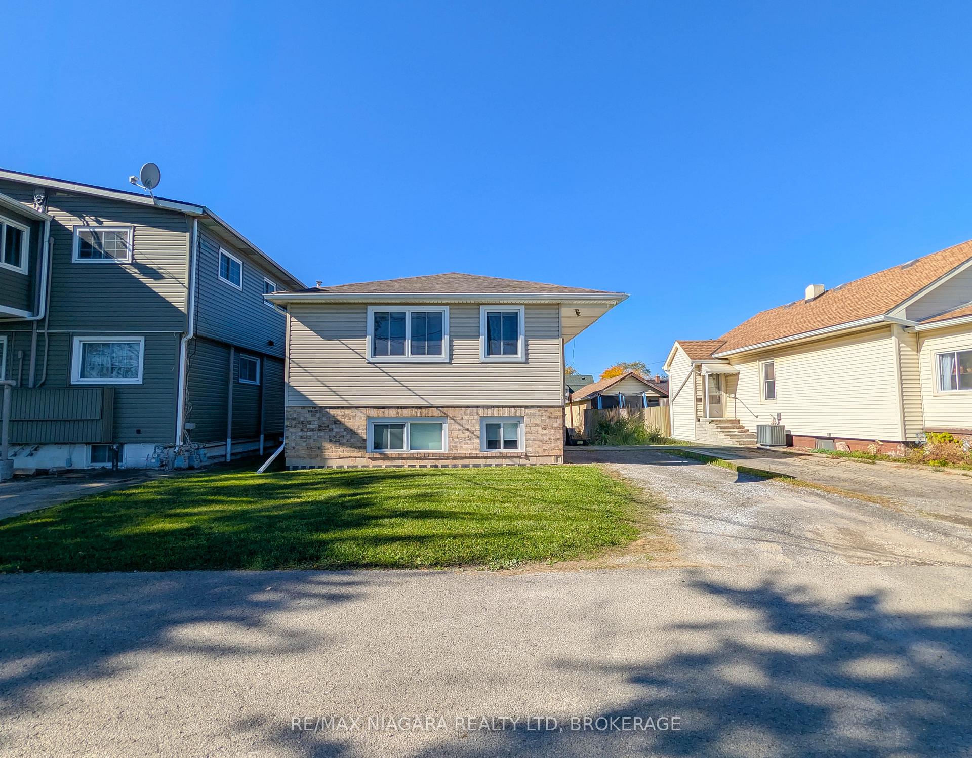 Photo 1 of 3 Klines Avenue, Welland, Broadway — HOMEH
