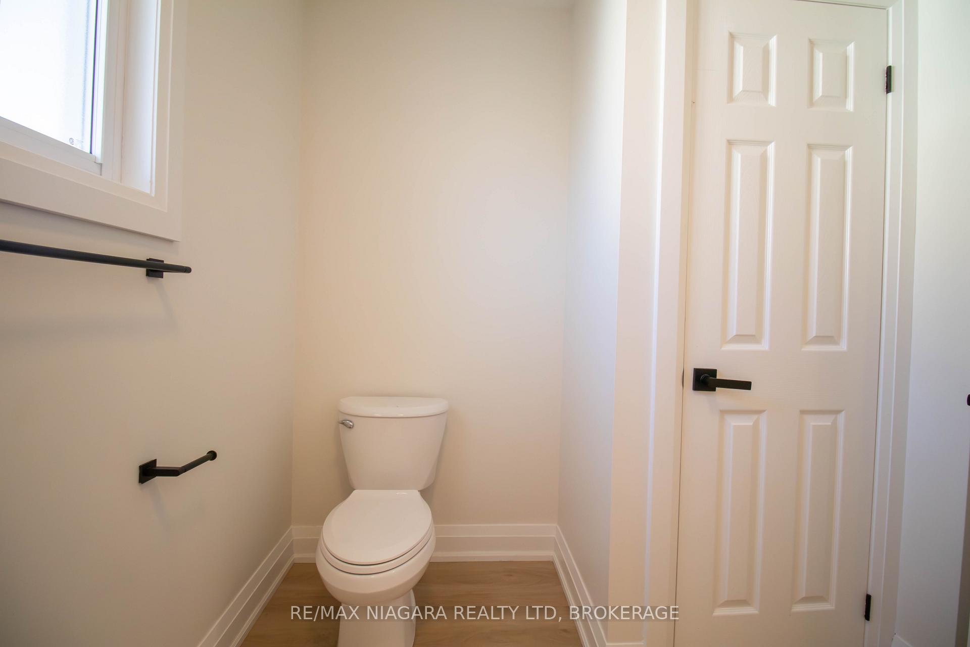 Photo 13 of 3 Klines Avenue, Welland, Broadway — HOMEH