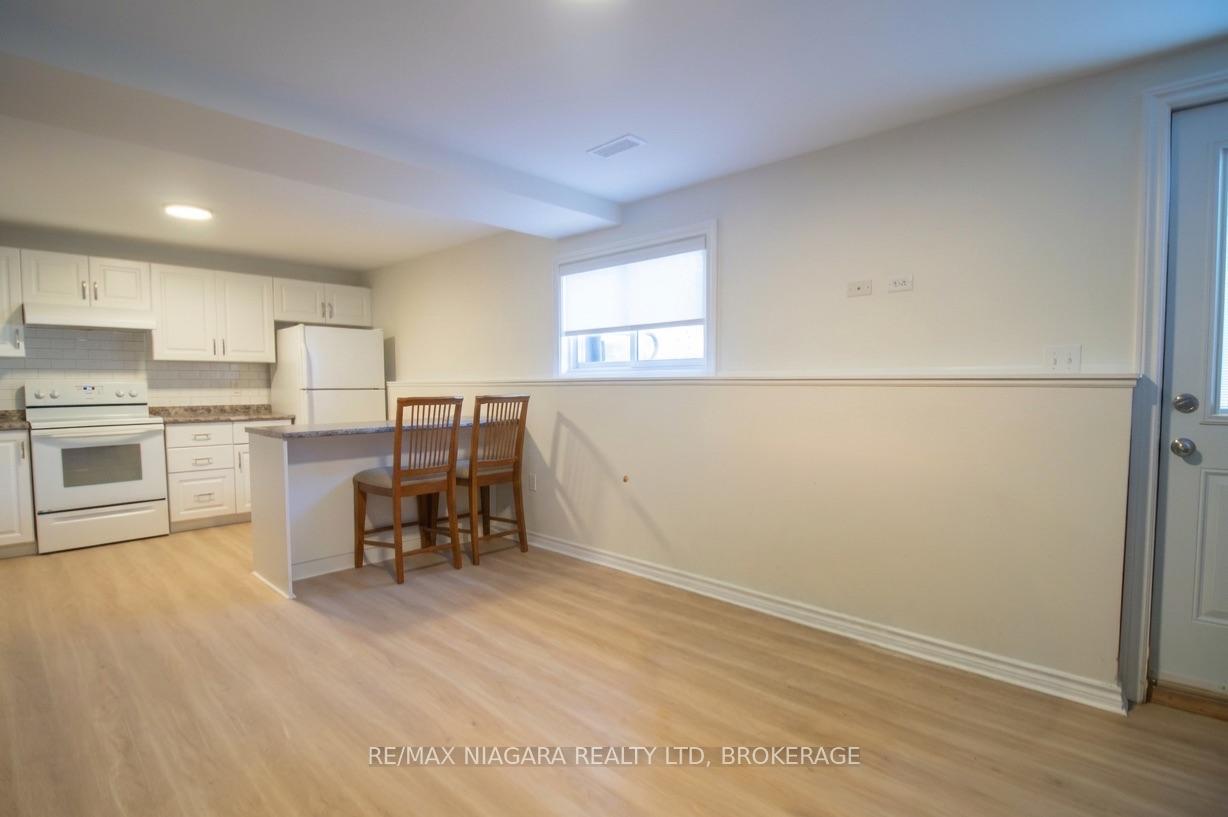 Photo 20 of 3 Klines Avenue, Welland, Broadway — HOMEH