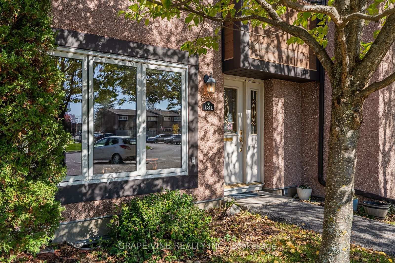 Photo 3 of Unit 34, 181 Huntridge Private, Ottawa, Hunt Club/Western Community — HOMEH