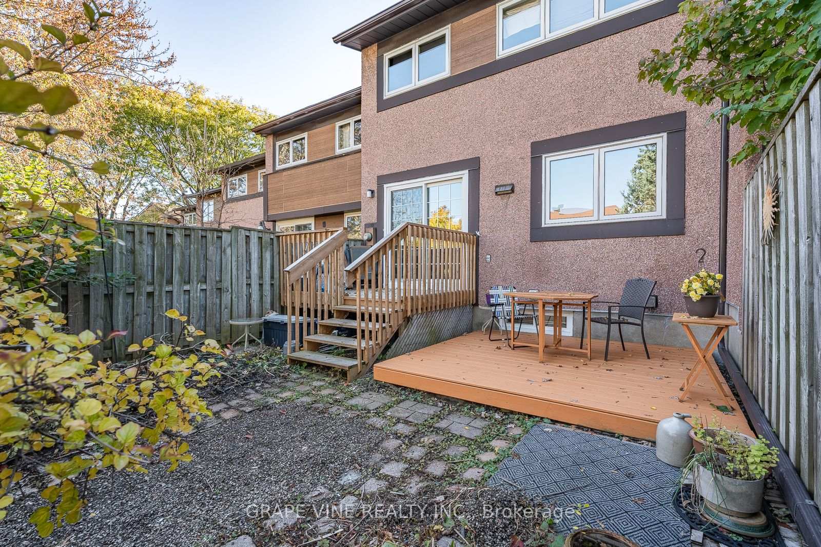 Photo 4 of Unit 34, 181 Huntridge Private, Ottawa, Hunt Club/Western Community — HOMEH