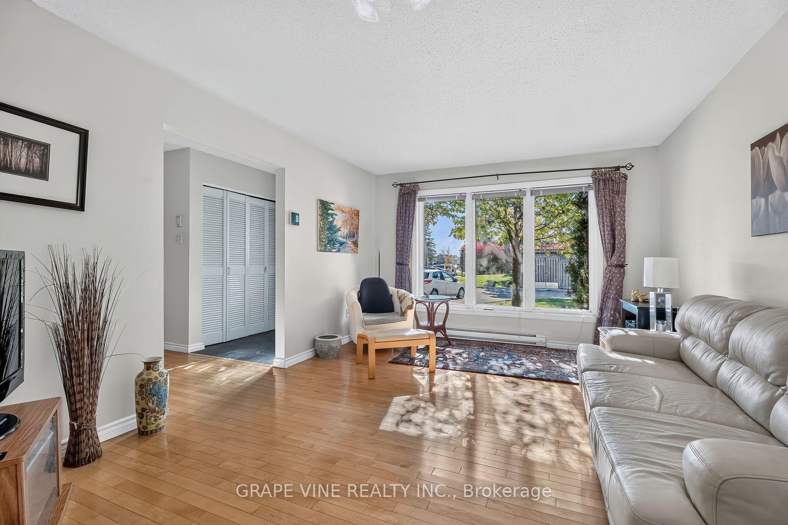 Photo 12 of Unit 34, 181 Huntridge Private, Ottawa, Hunt Club/Western Community — HOMEH