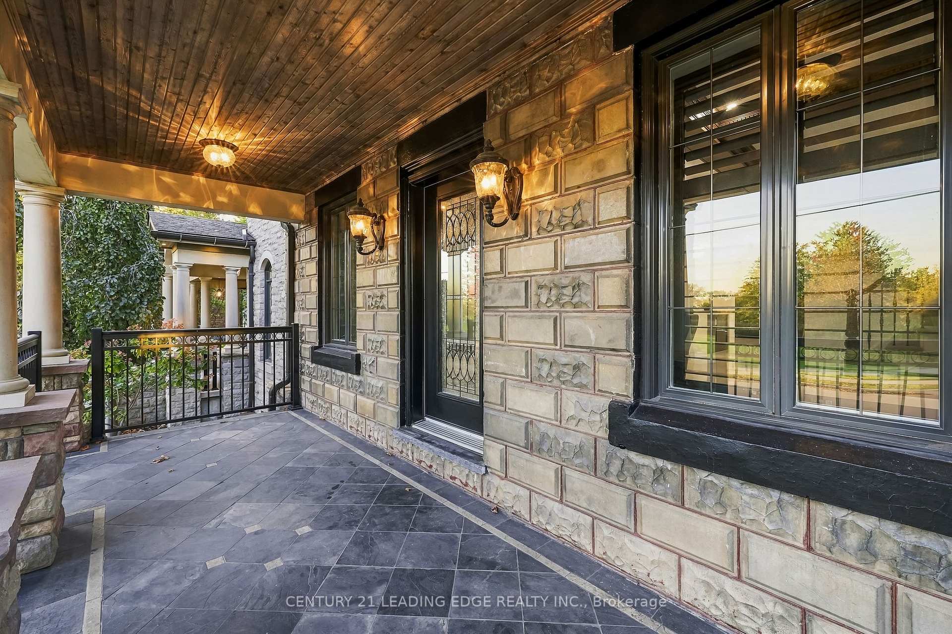 Photo 6 of 134 Front Street E, Whitby, Port Whitby — HOMEH