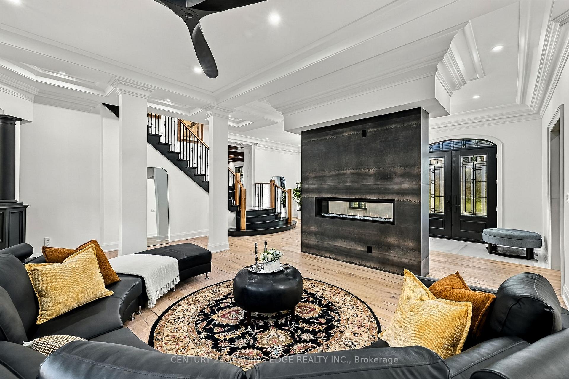 Photo 11 of 134 Front Street E, Whitby, Port Whitby — HOMEH