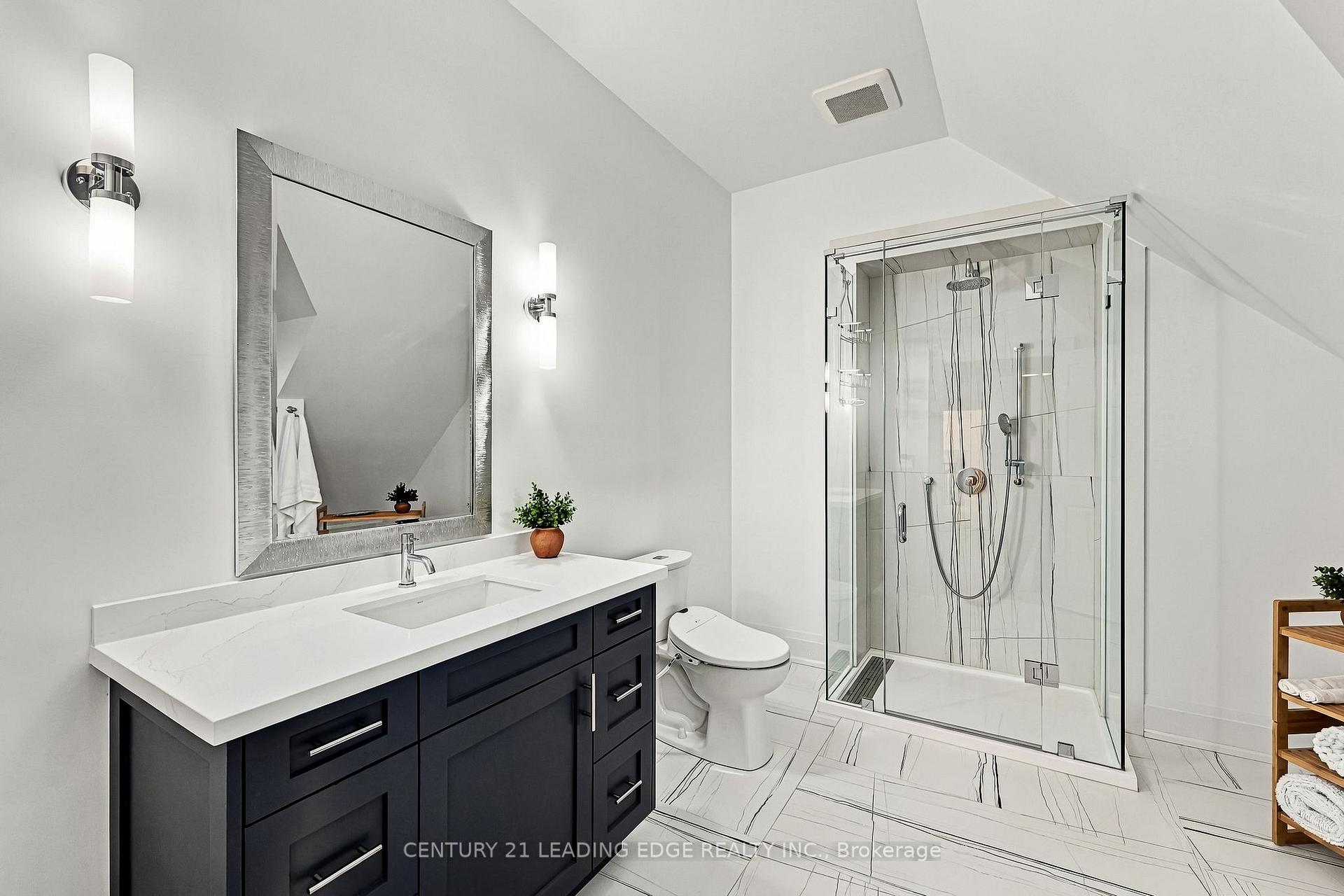 Photo 33 of 134 Front Street E, Whitby, Port Whitby — HOMEH