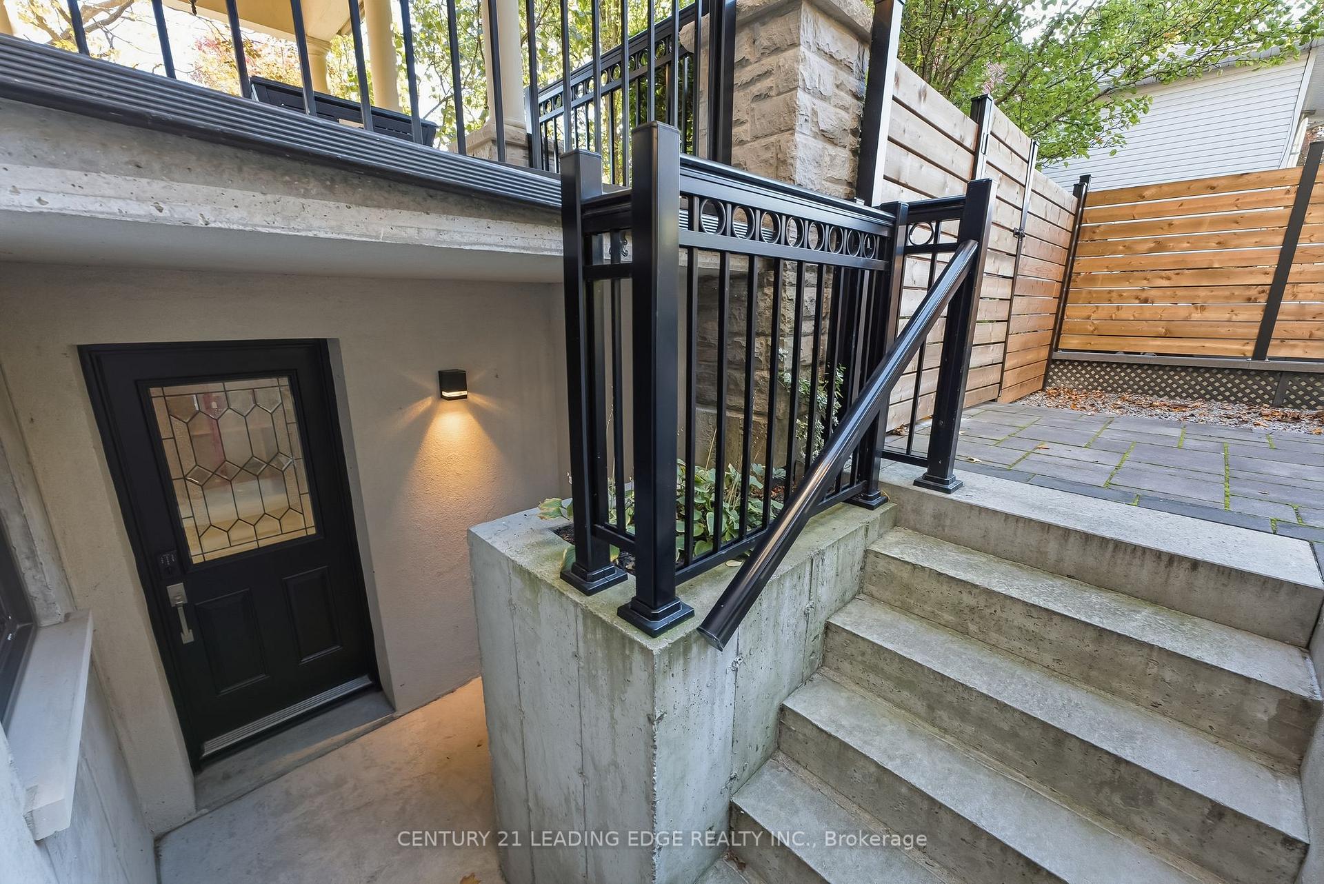 Photo 42 of 134 Front Street E, Whitby, Port Whitby — HOMEH