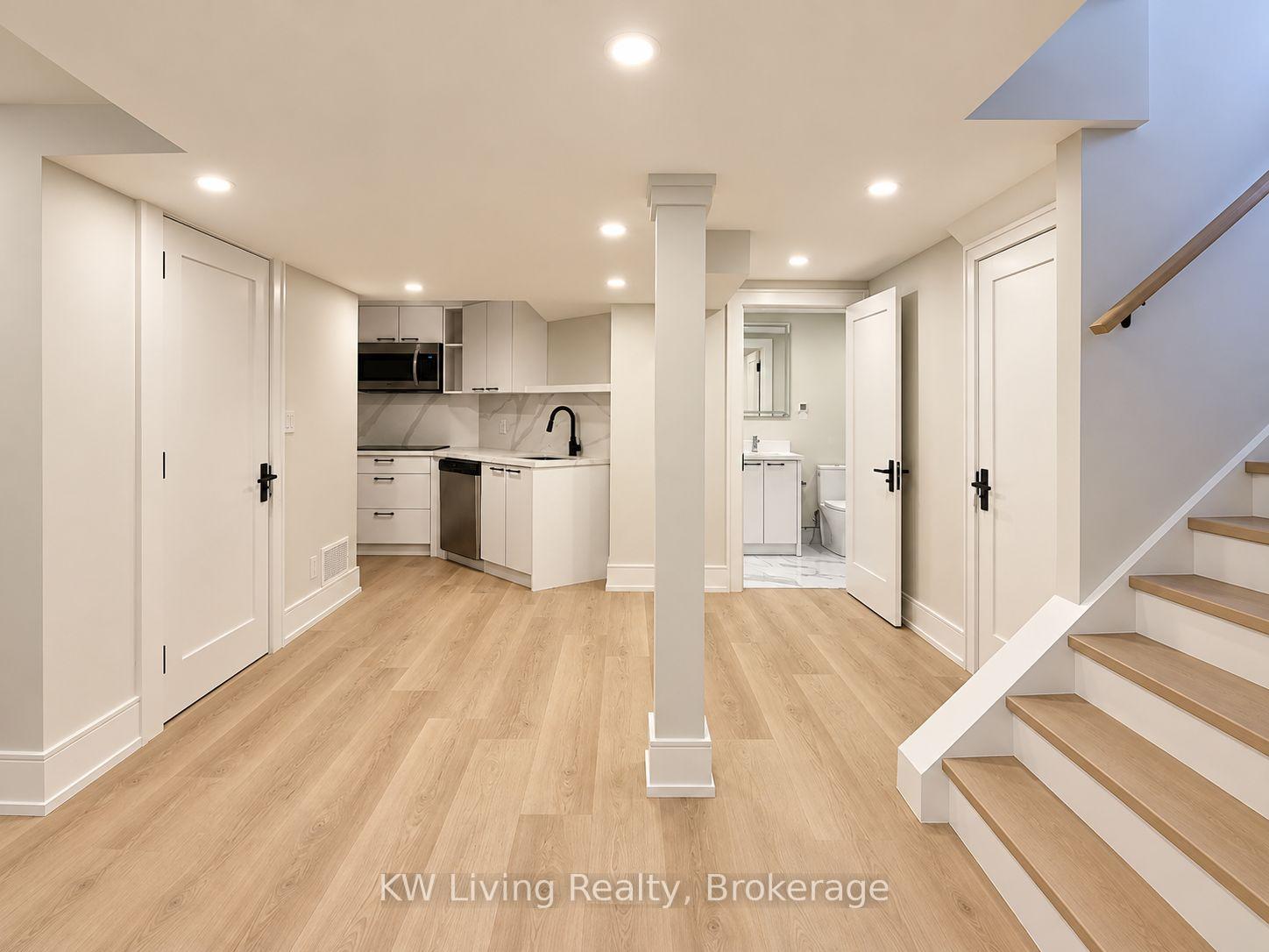 Photo 4 of 4361 Violet Road, Mississauga, East Credit — HOMEH