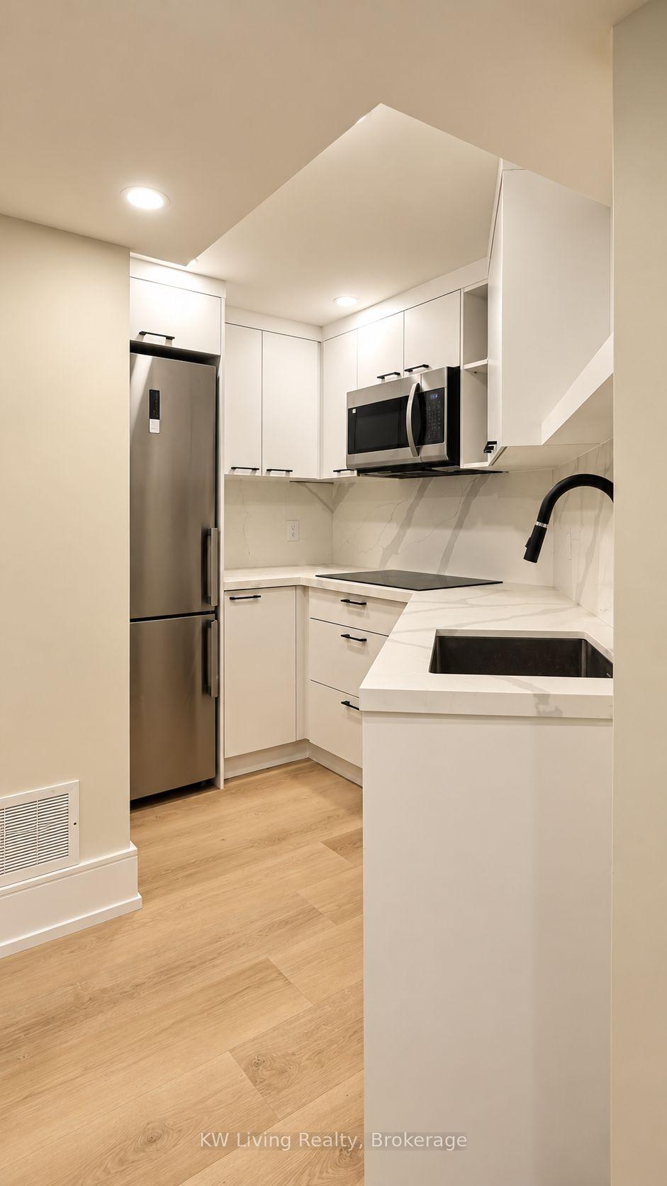 Photo 6 of 4361 Violet Road, Mississauga, East Credit — HOMEH