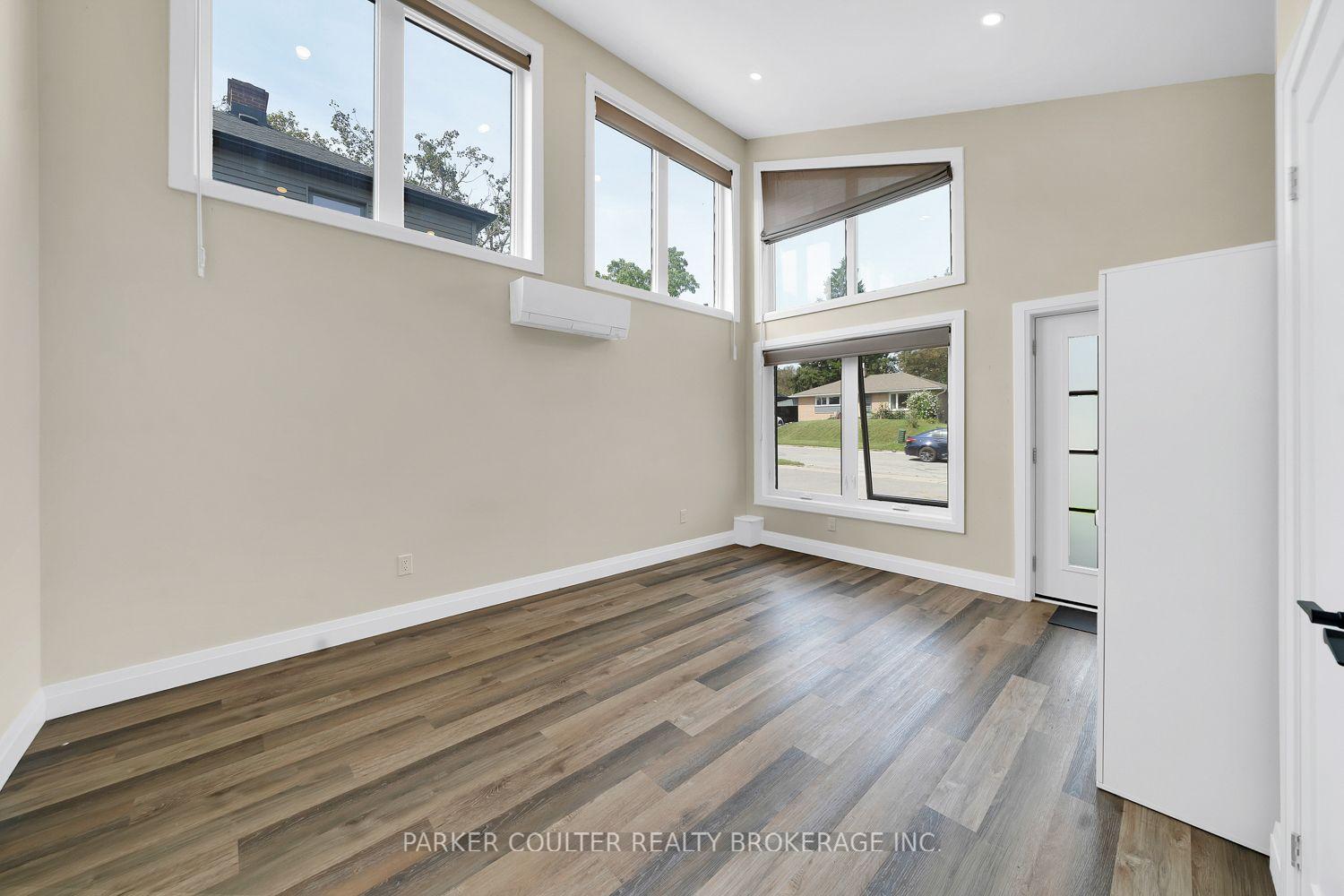 Photo 4 of 71B Newton Street, Barrie, Wellington — HOMEH