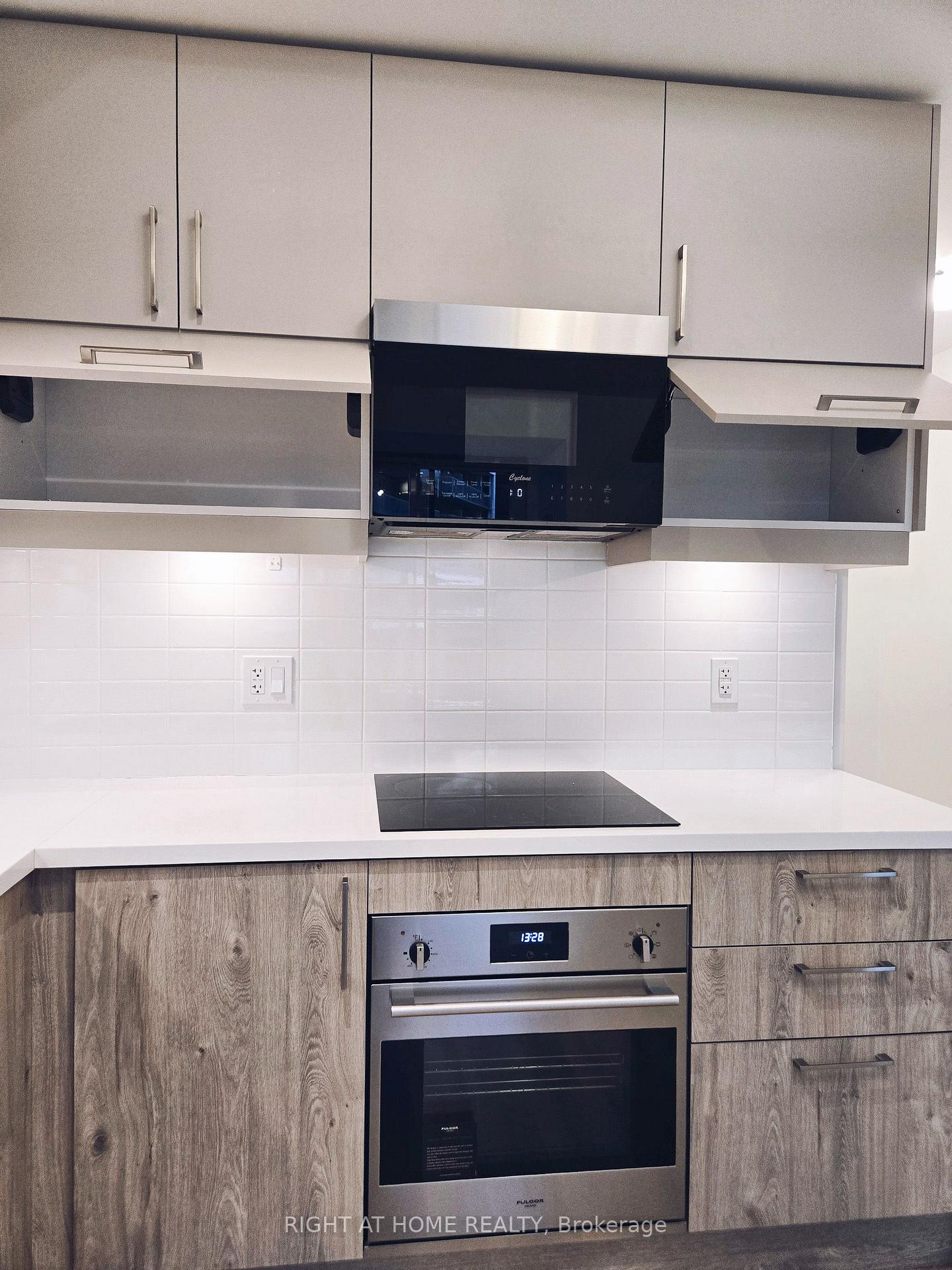 Photo 13 of Unit 1101B, 292 Verdale Crossing, Markham, Unionville — HOMEH