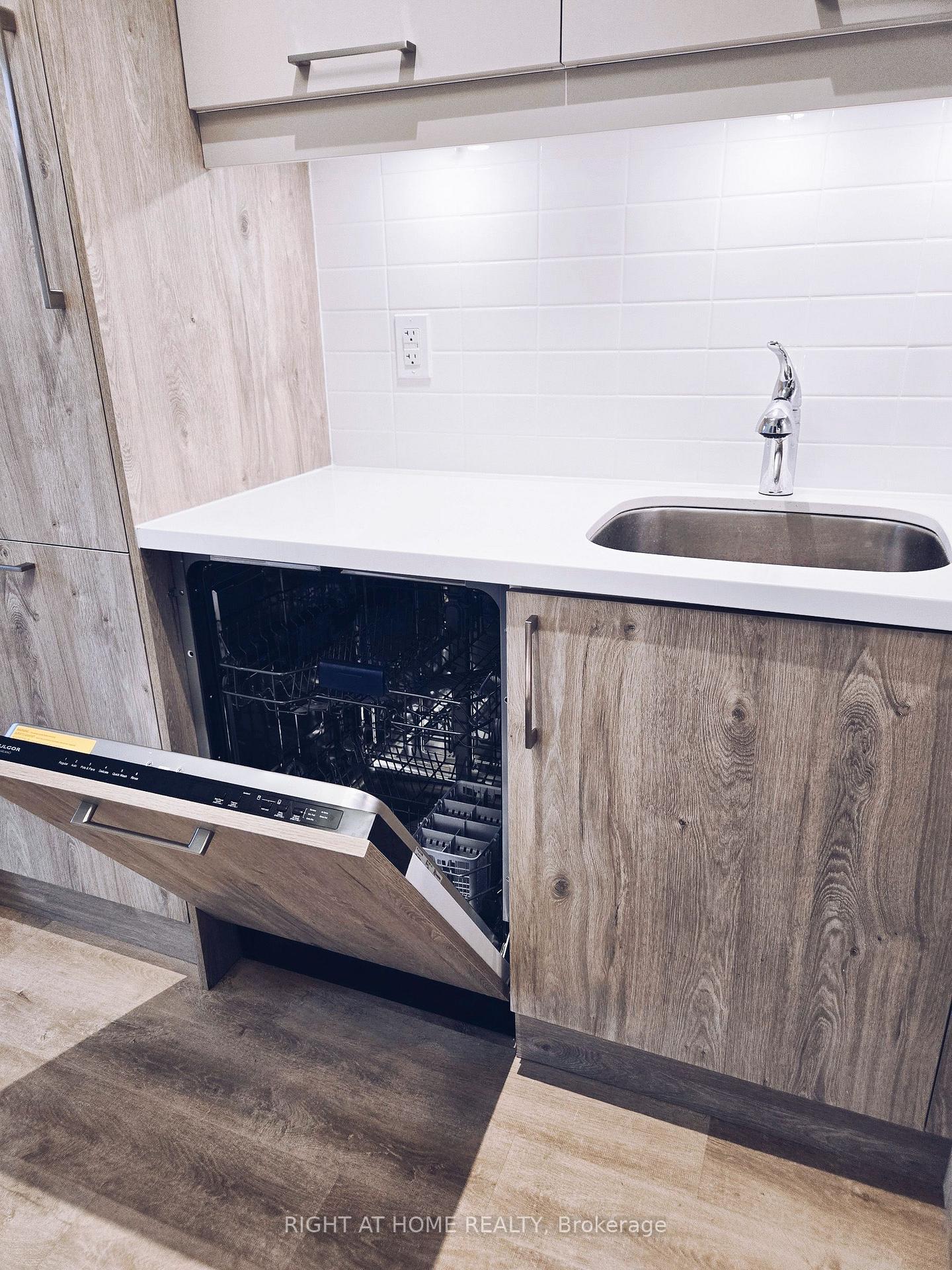 Photo 14 of Unit 1101B, 292 Verdale Crossing, Markham, Unionville — HOMEH