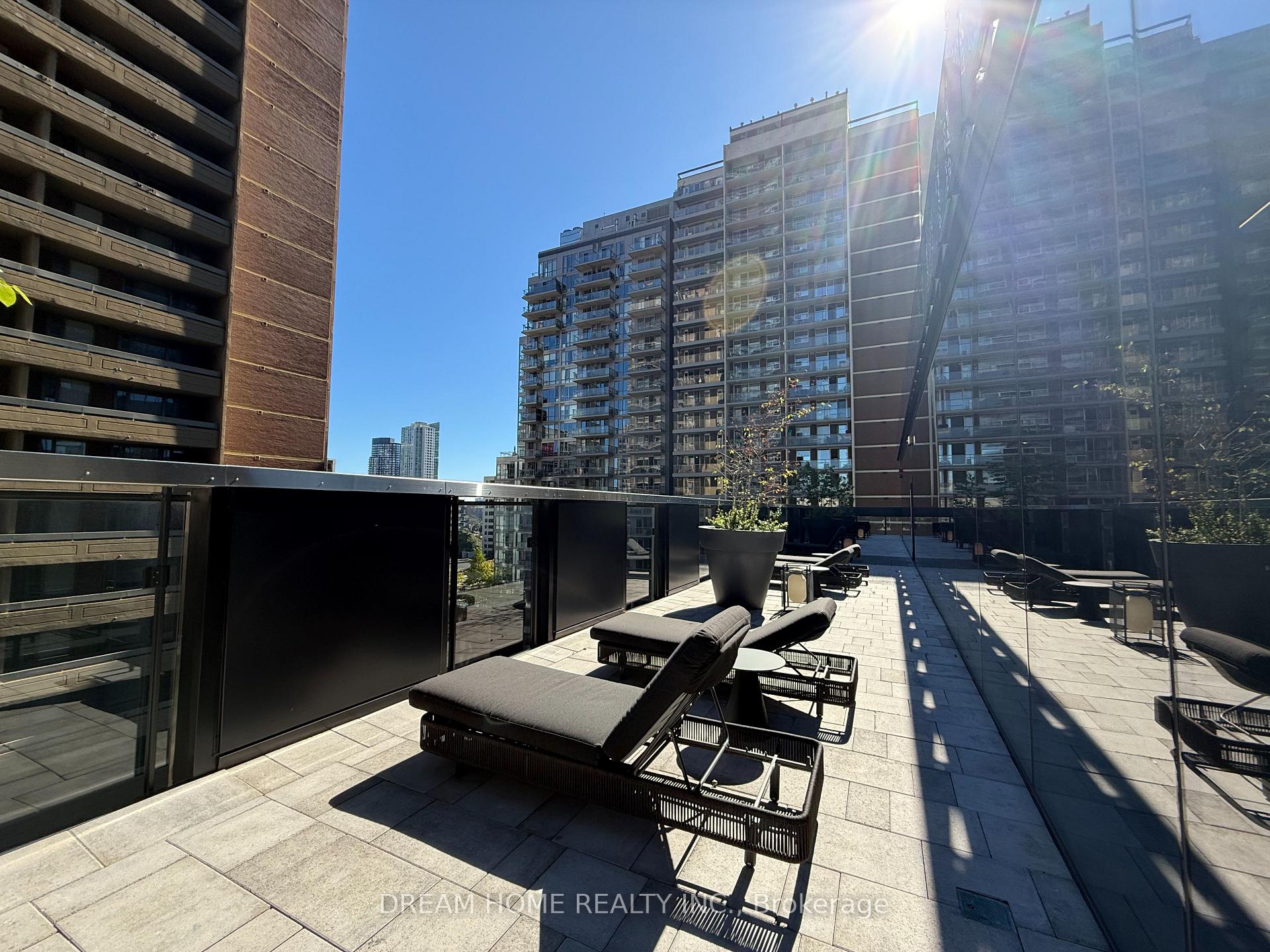 Photo 37 of Unit 1413, 55 Charles Street E, Toronto, Church-Yonge Corridor — HOMEH