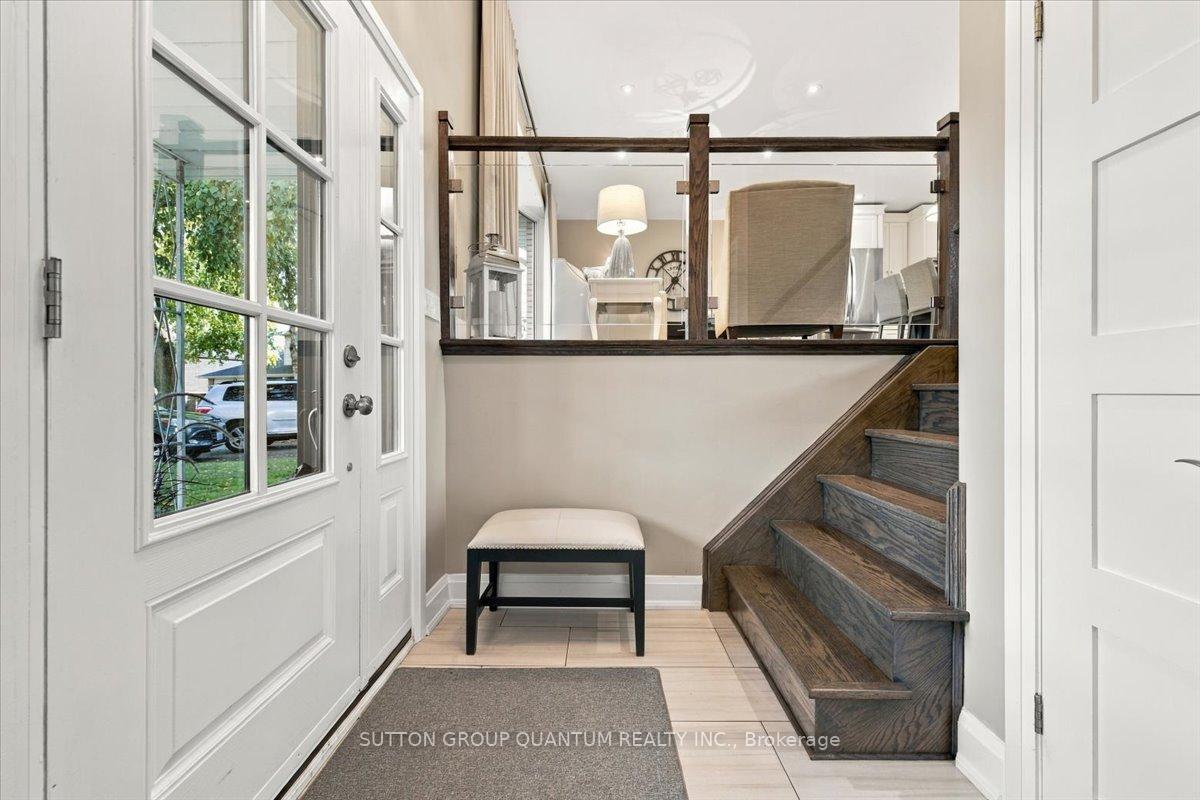 Photo 6 of 368 Aurora Crescent, Burlington, Roseland — HOMEH