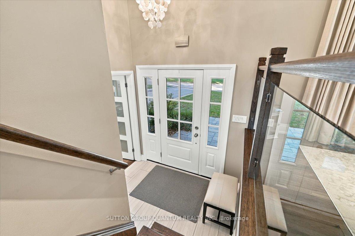 Photo 7 of 368 Aurora Crescent, Burlington, Roseland — HOMEH