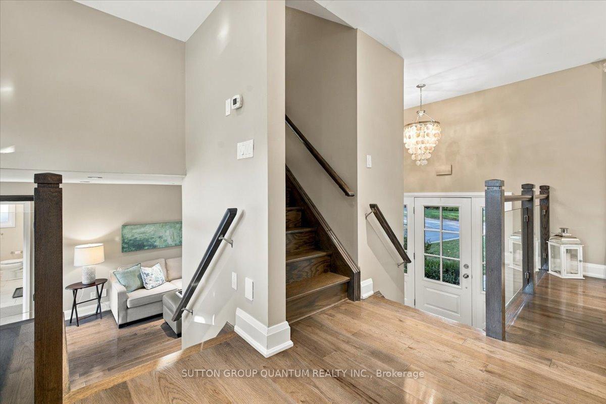 Photo 8 of 368 Aurora Crescent, Burlington, Roseland — HOMEH