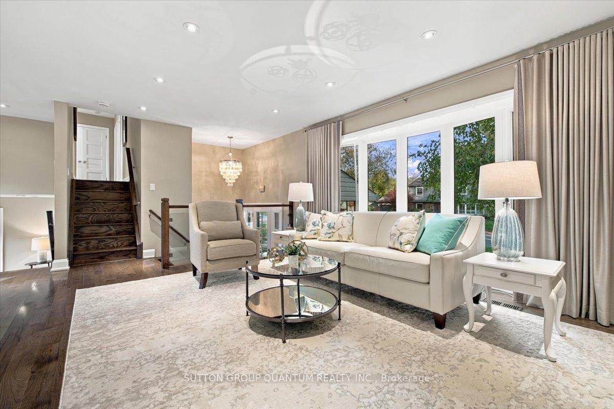 Photo 10 of 368 Aurora Crescent, Burlington, Roseland — HOMEH
