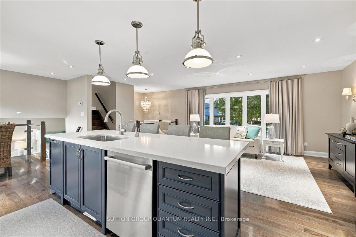 Photo 16 of 368 Aurora Crescent, Burlington, Roseland — HOMEH