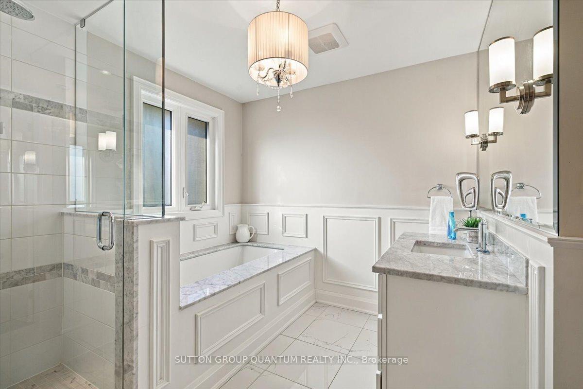 Photo 20 of 368 Aurora Crescent, Burlington, Roseland — HOMEH