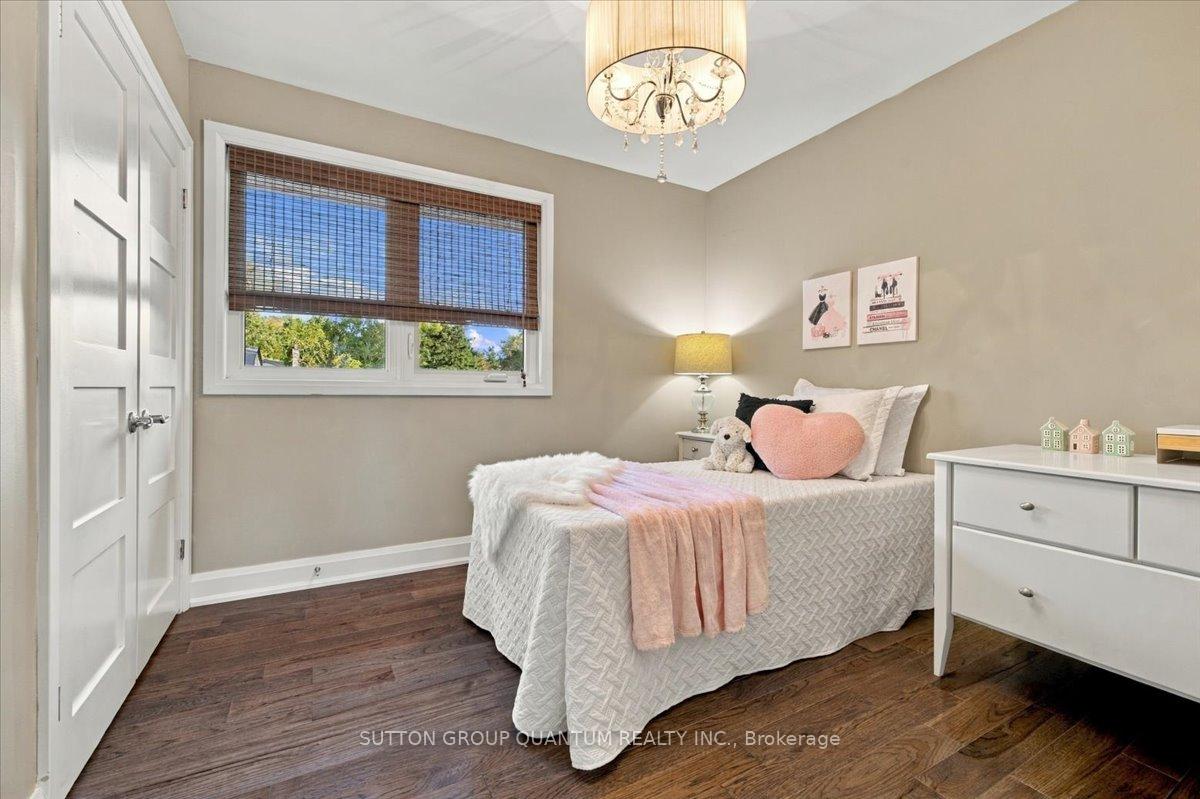 Photo 21 of 368 Aurora Crescent, Burlington, Roseland — HOMEH