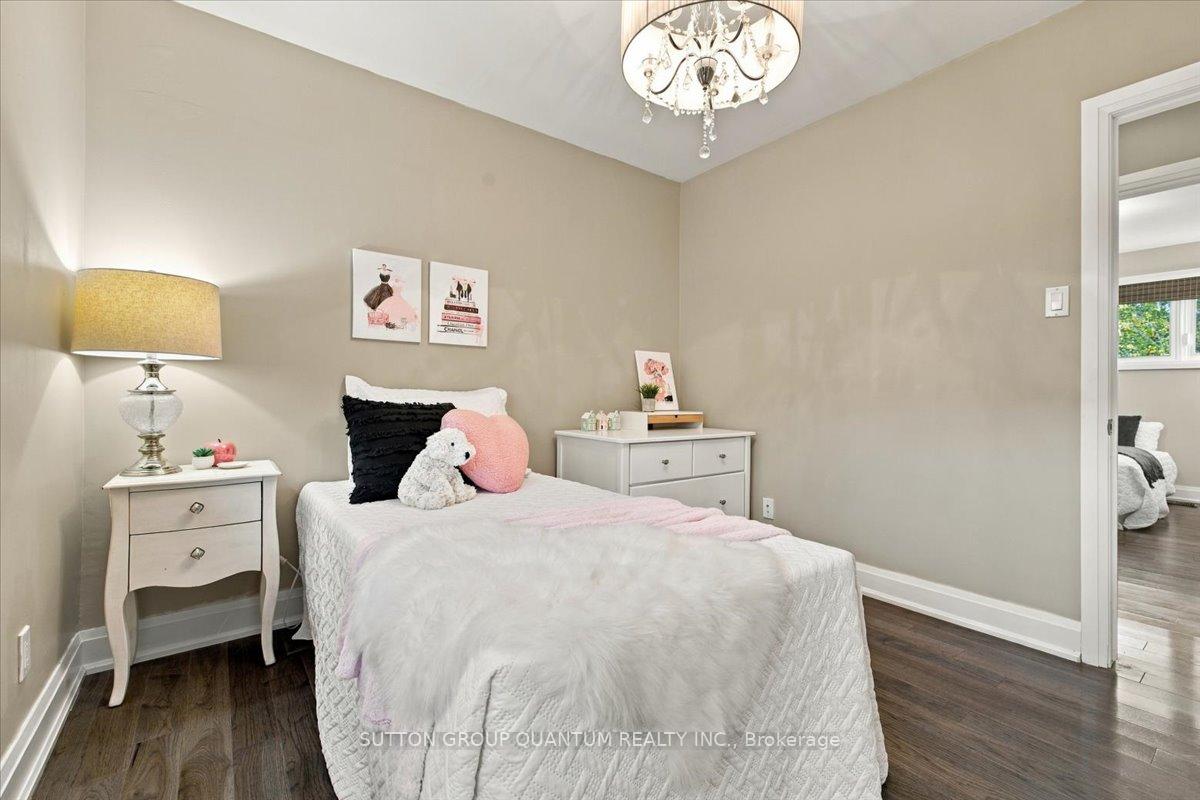 Photo 22 of 368 Aurora Crescent, Burlington, Roseland — HOMEH