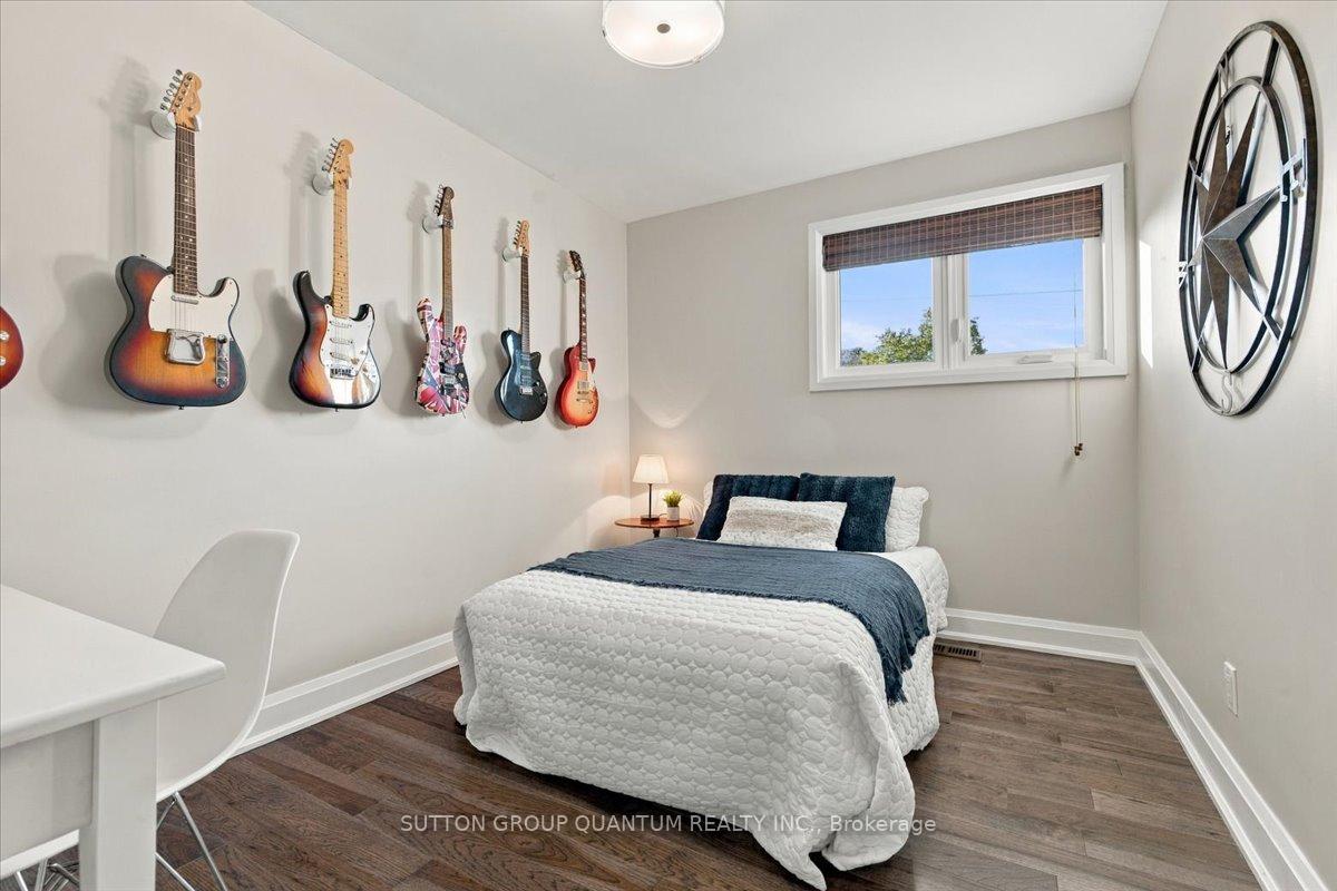 Photo 23 of 368 Aurora Crescent, Burlington, Roseland — HOMEH