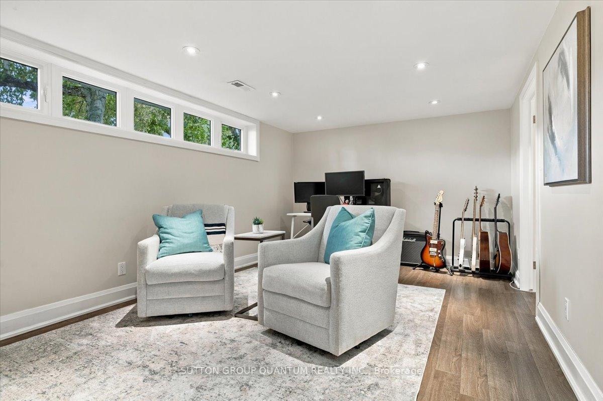 Photo 33 of 368 Aurora Crescent, Burlington, Roseland — HOMEH