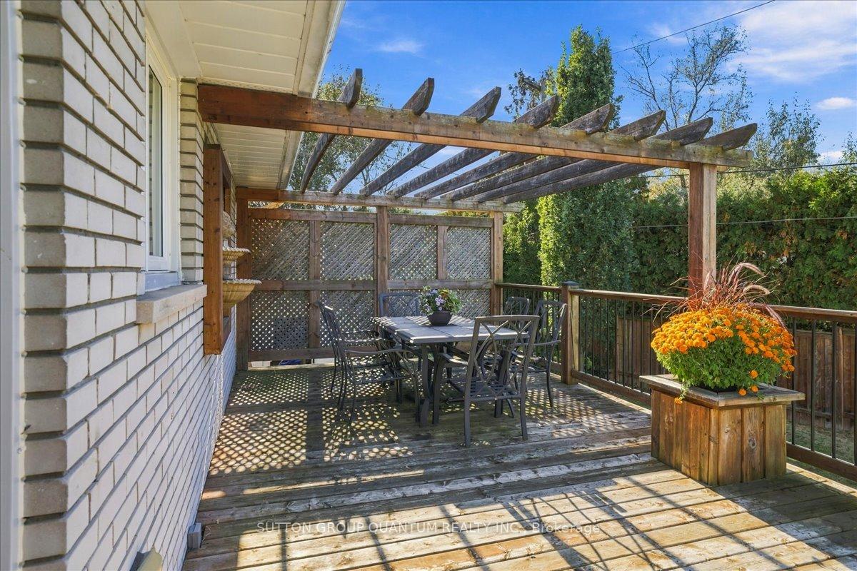 Photo 37 of 368 Aurora Crescent, Burlington, Roseland — HOMEH