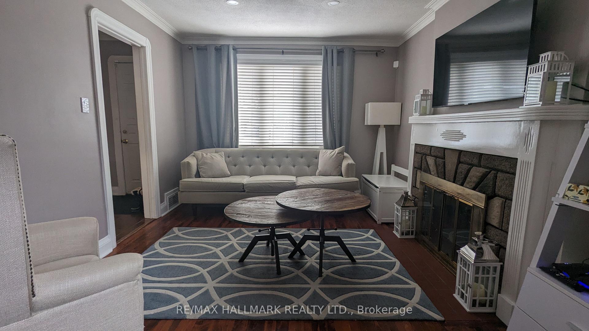 Photo 2 of 342 Whitmore Avenue, North York, Briar Hill-Belgravia — HOMEH