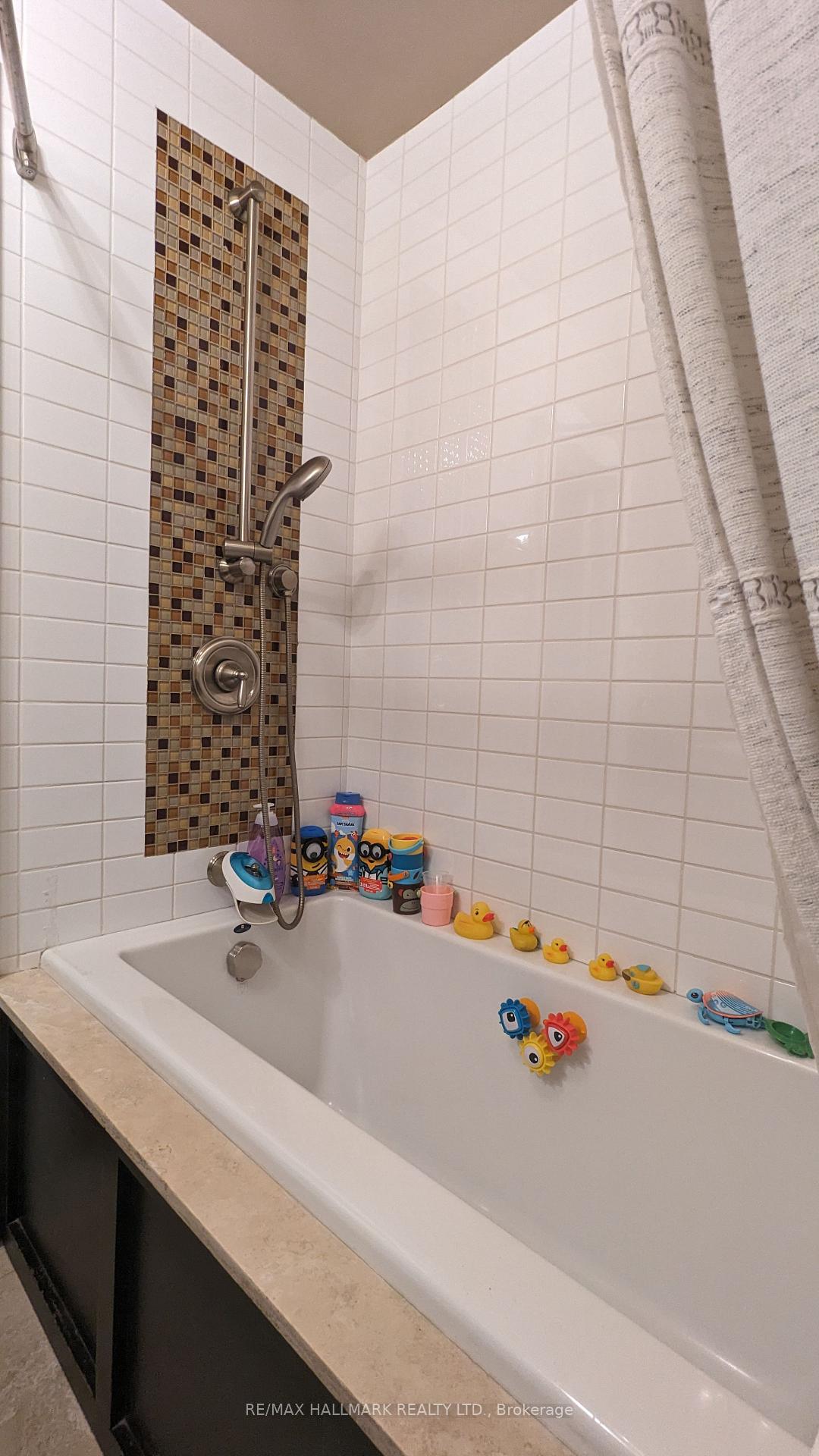 Photo 9 of 342 Whitmore Avenue, North York, Briar Hill-Belgravia — HOMEH