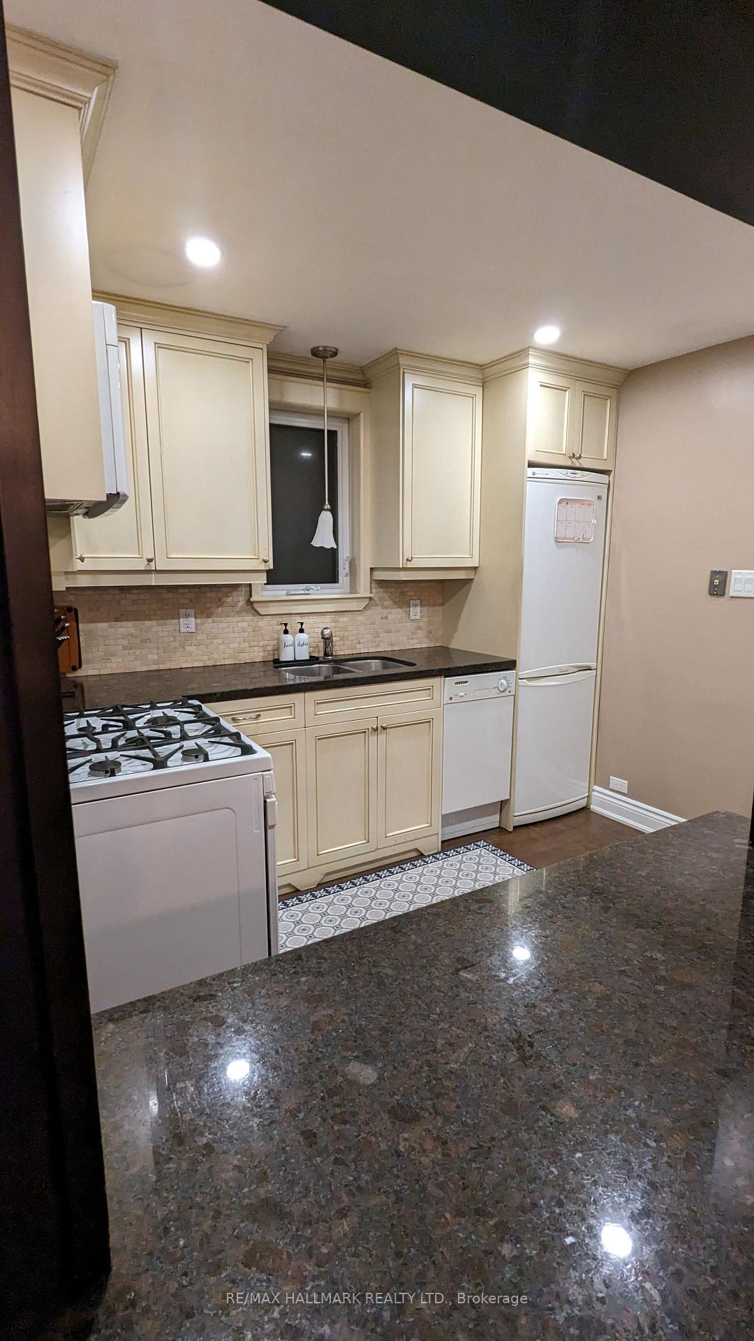 Photo 10 of 342 Whitmore Avenue, North York, Briar Hill-Belgravia — HOMEH