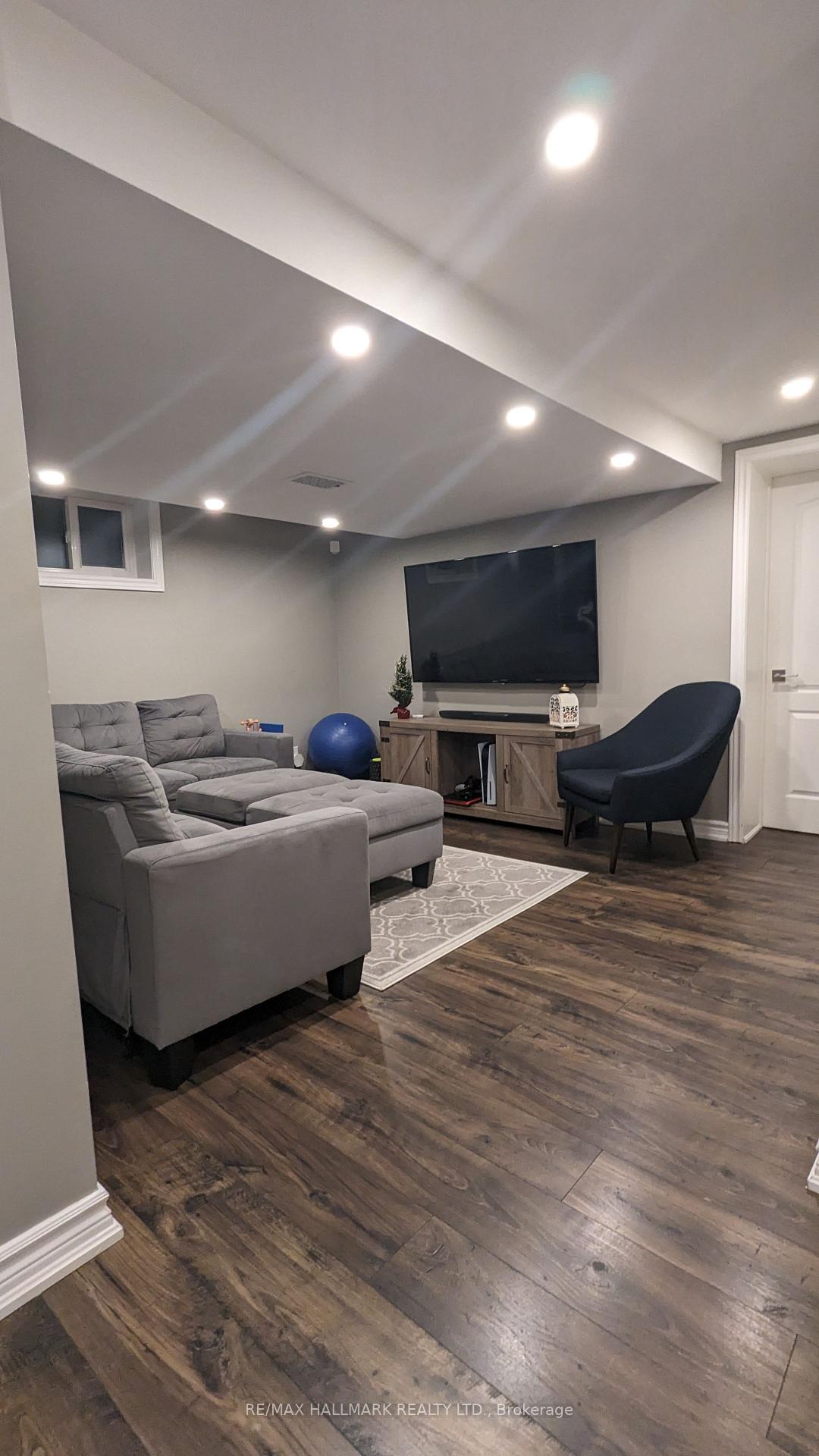 Photo 14 of 342 Whitmore Avenue, North York, Briar Hill-Belgravia — HOMEH