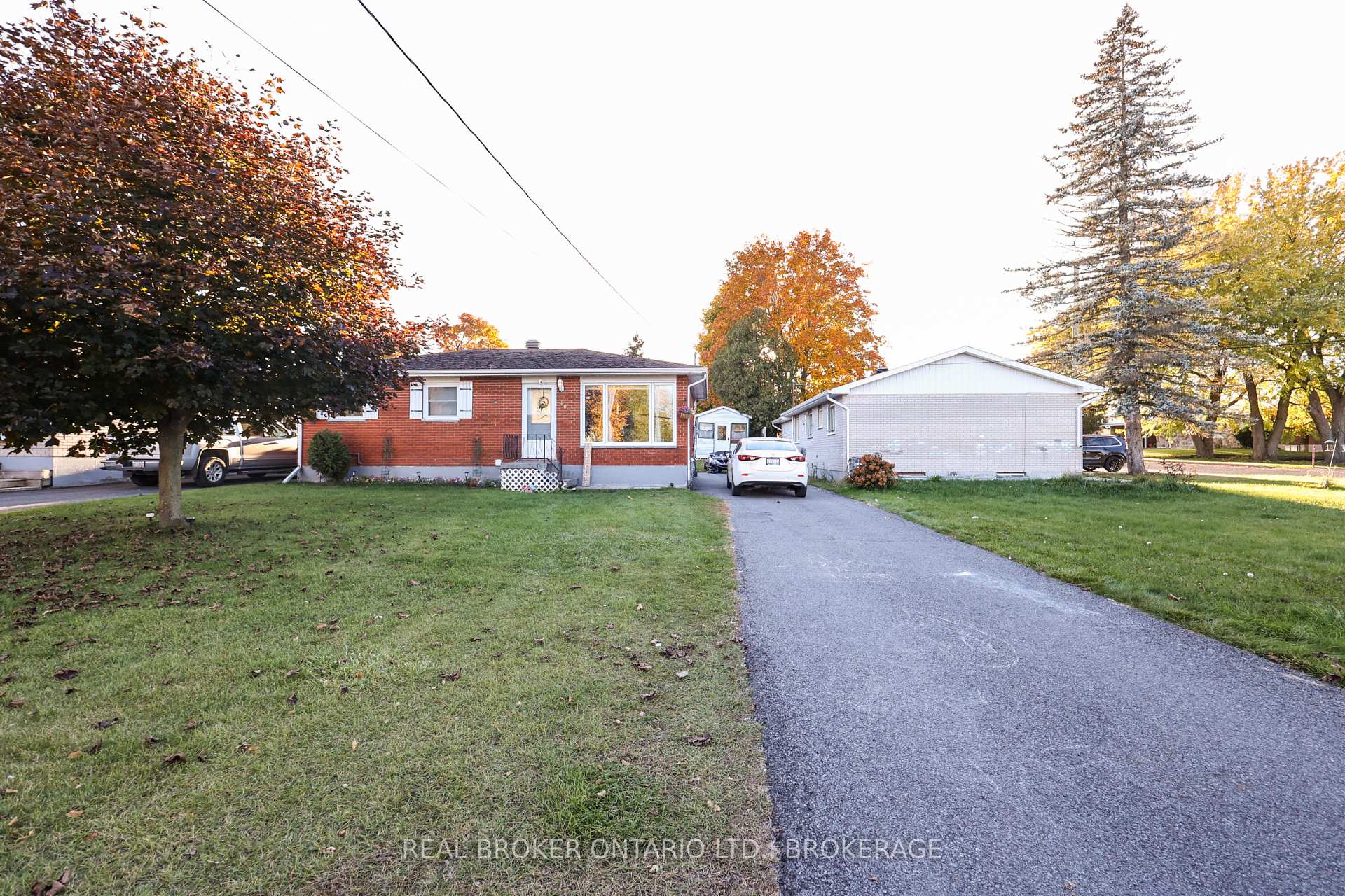 Photo of 406 Dominion Street S