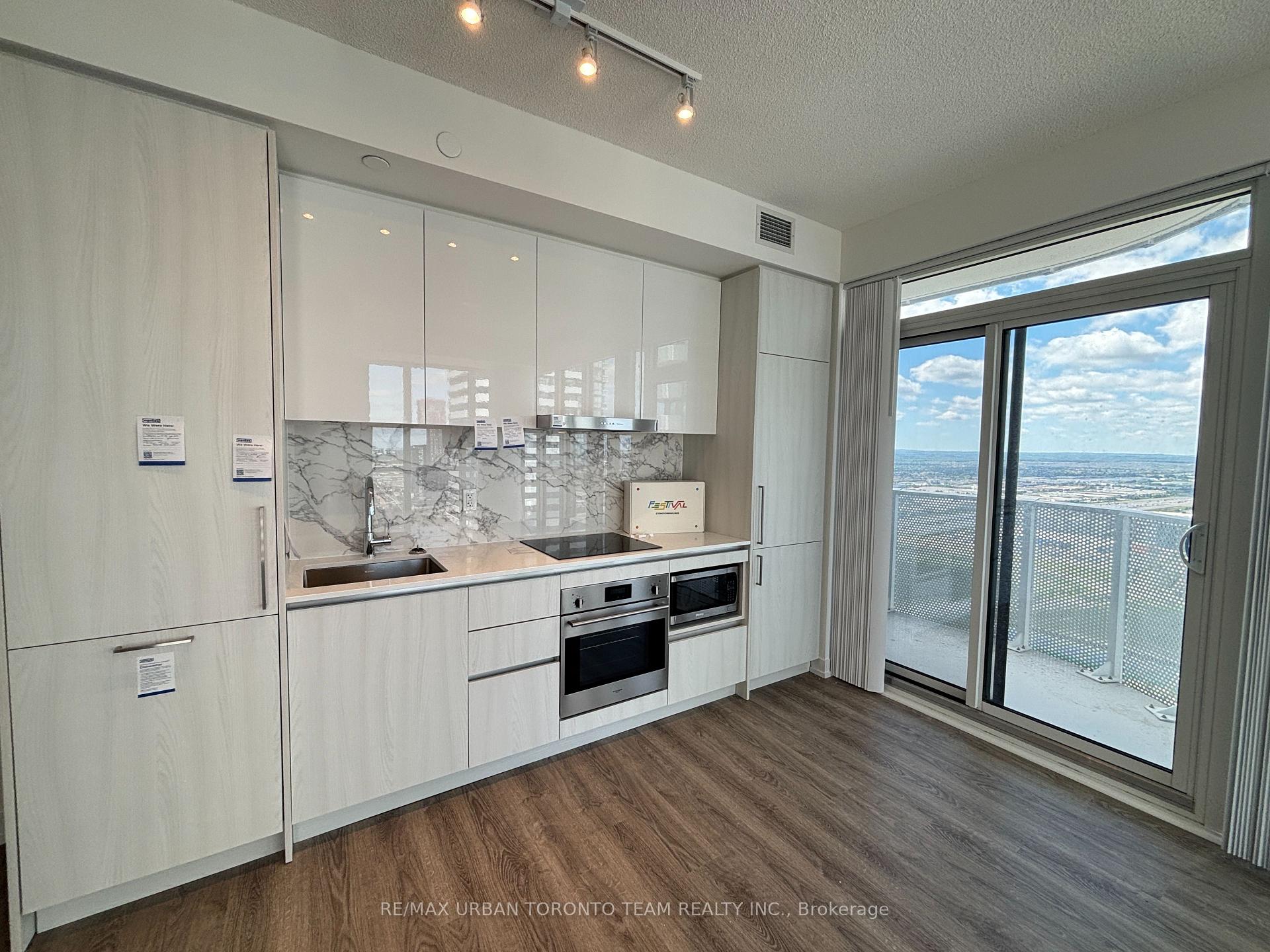 Photo 5 of Unit 4815, 195 Commerce Street, Vaughan, Vaughan Corporate Centre — HOMEH