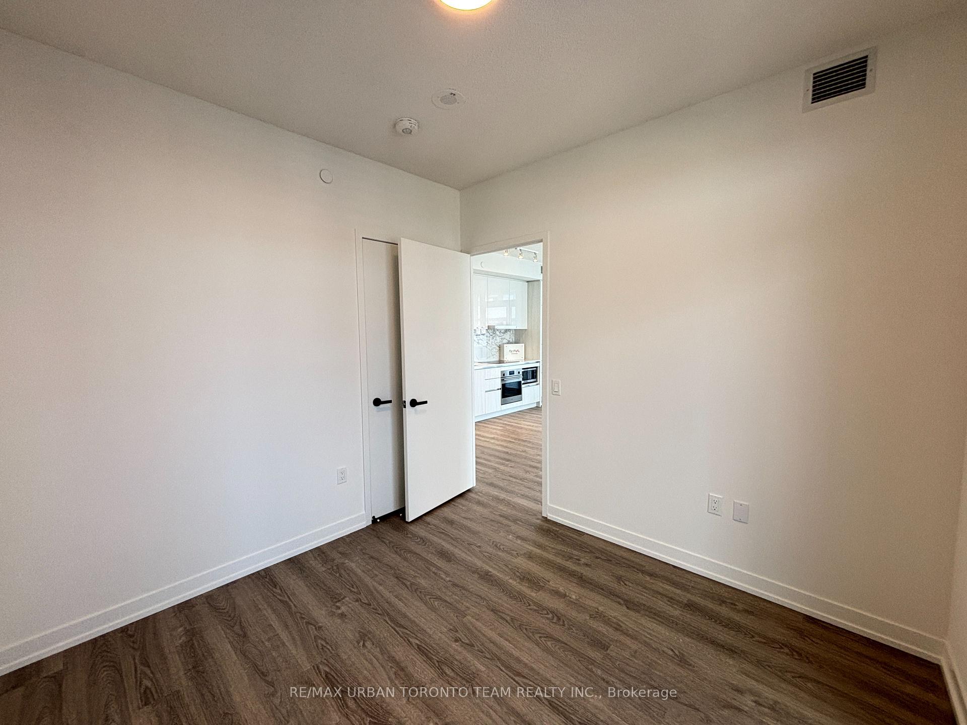 Photo 10 of Unit 4815, 195 Commerce Street, Vaughan, Vaughan Corporate Centre — HOMEH