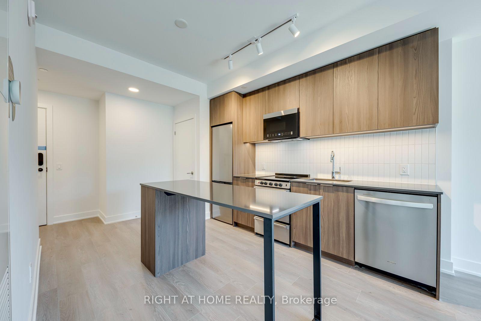 Photo 7 of 3008 William Cutmore Boulevard, Oakville, Joshua Meadows — HOMEH